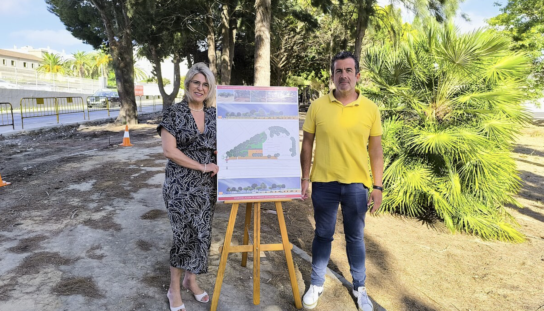 La delegada en la presentación de la remodelación del parque. 