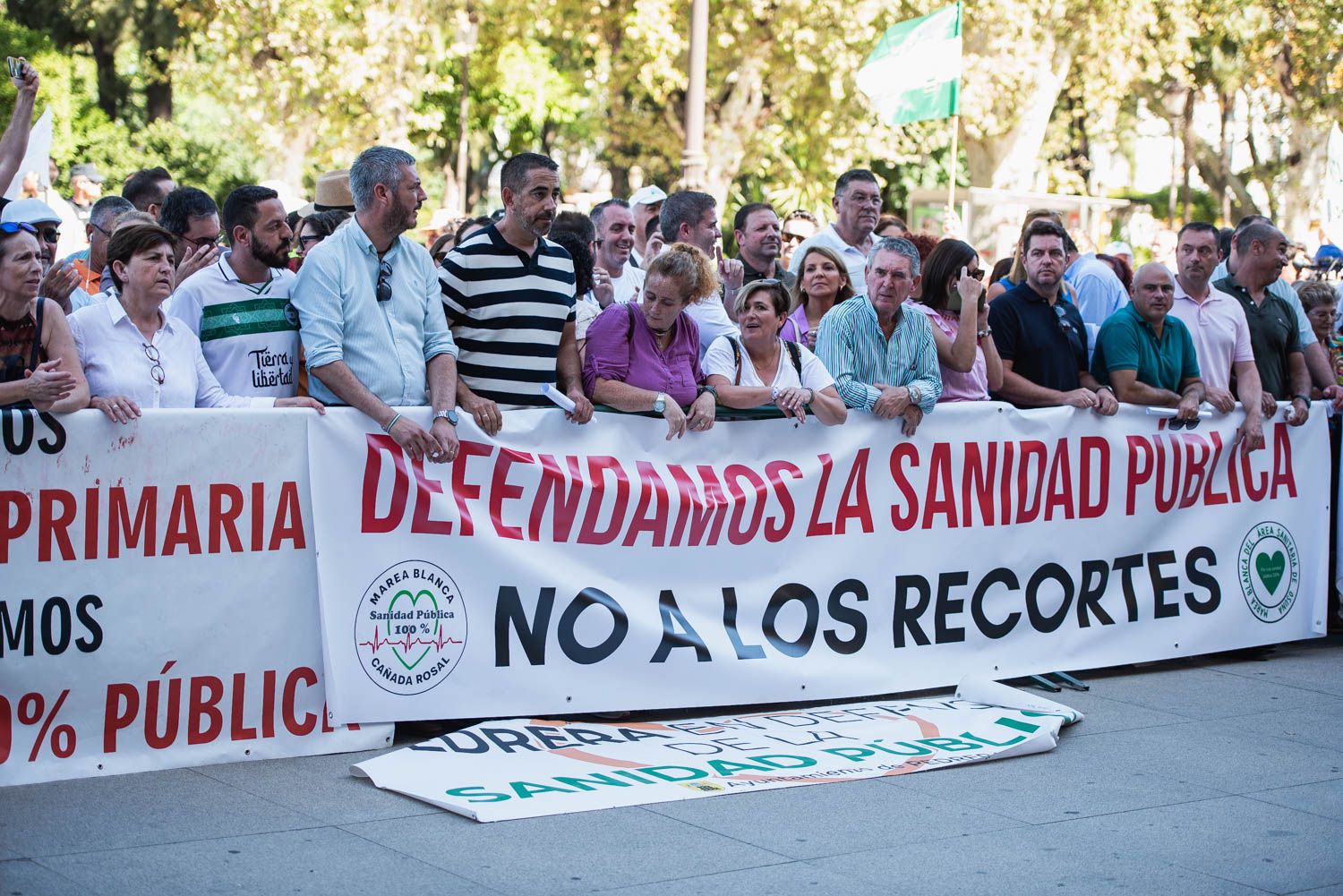 Manifestación de la Sierra Sur de Sevilla por la sanidad con la ausencia de la alcaldesa de Écija..