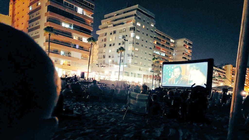 Cine de verano en la playa de la Victoria en Cádiz.