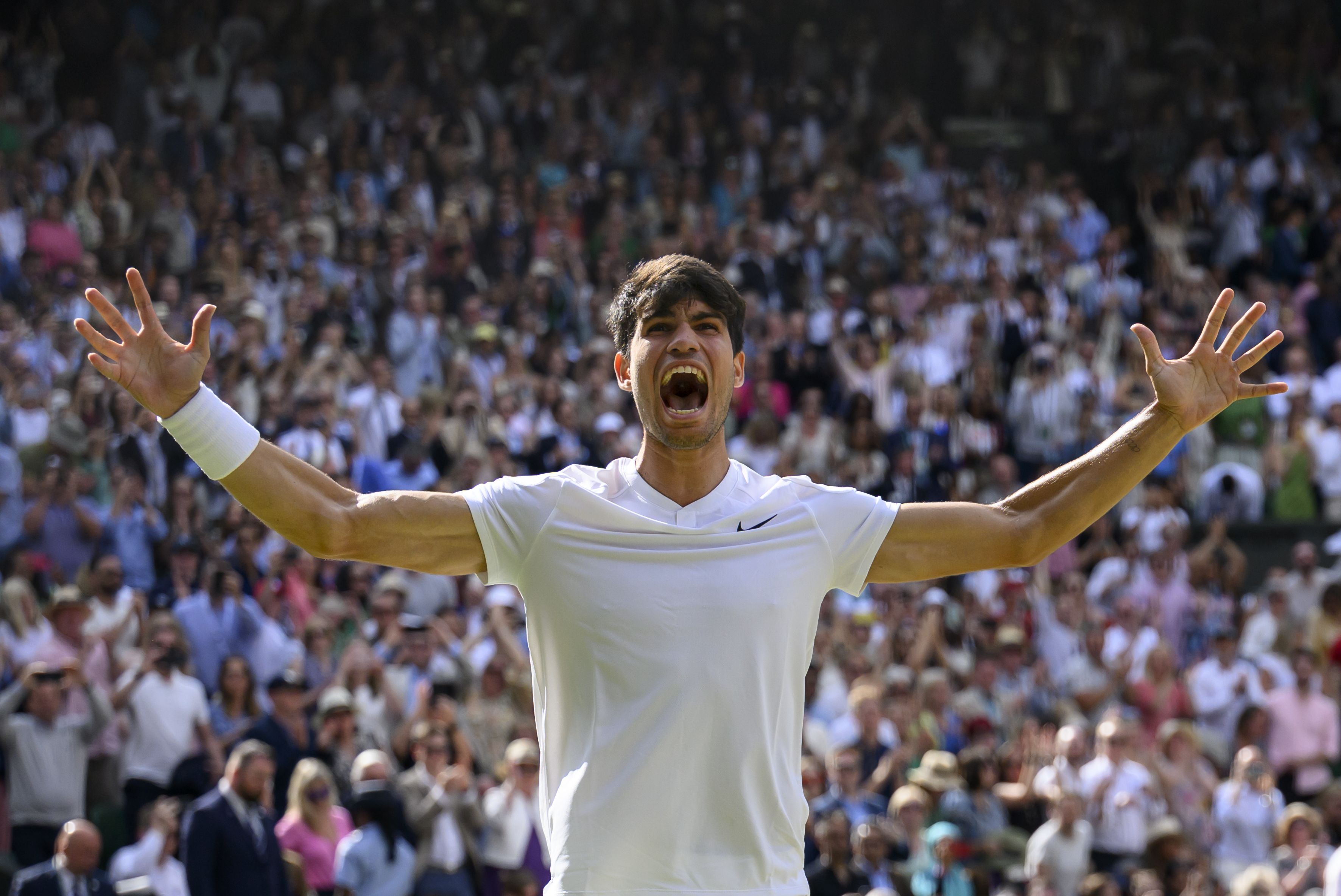 Alcaraz, tras arrasar en Wimbledon en una clase de tenis donde Djokovic fue casi un convidado de piedra.