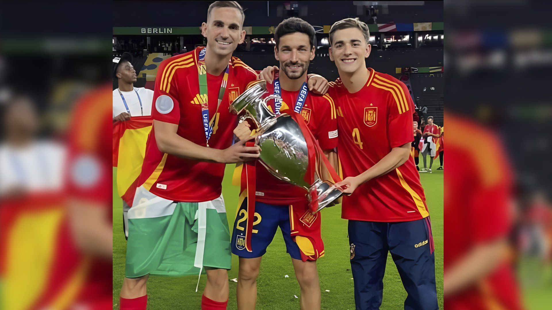 Gavi, Navas y Fabián, jugadores de la Selección Española.