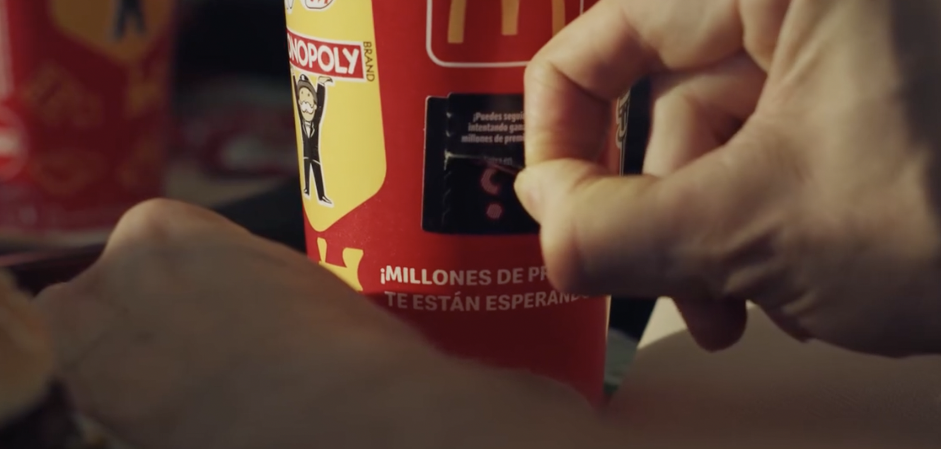 McDonald's y Monopoly lanzan una promoción.
