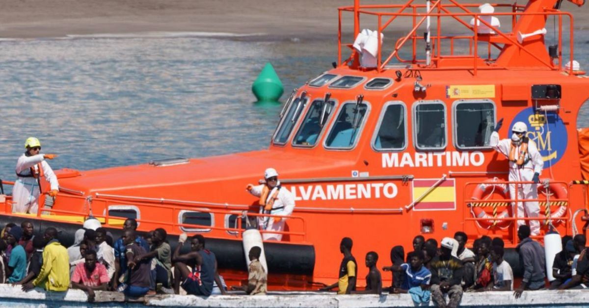 Imagen de la llegada de migrantes a Canarias. La crisis humanitaria no cesa.