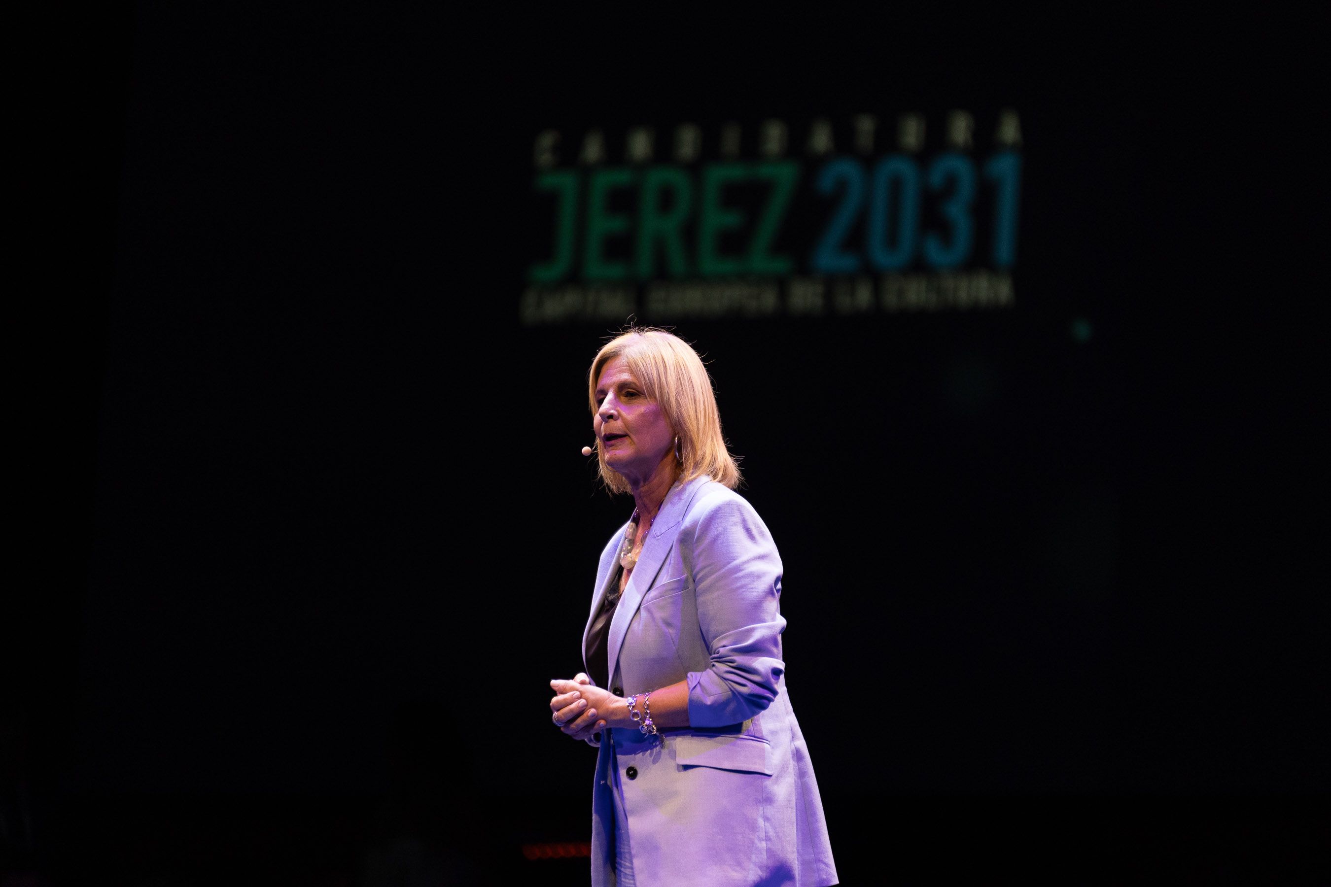 Jerez: más impuestos, misma deuda. La alcaldesa, durante la presentación de la candidatura a la Capitalidad Europea de la Cultura.