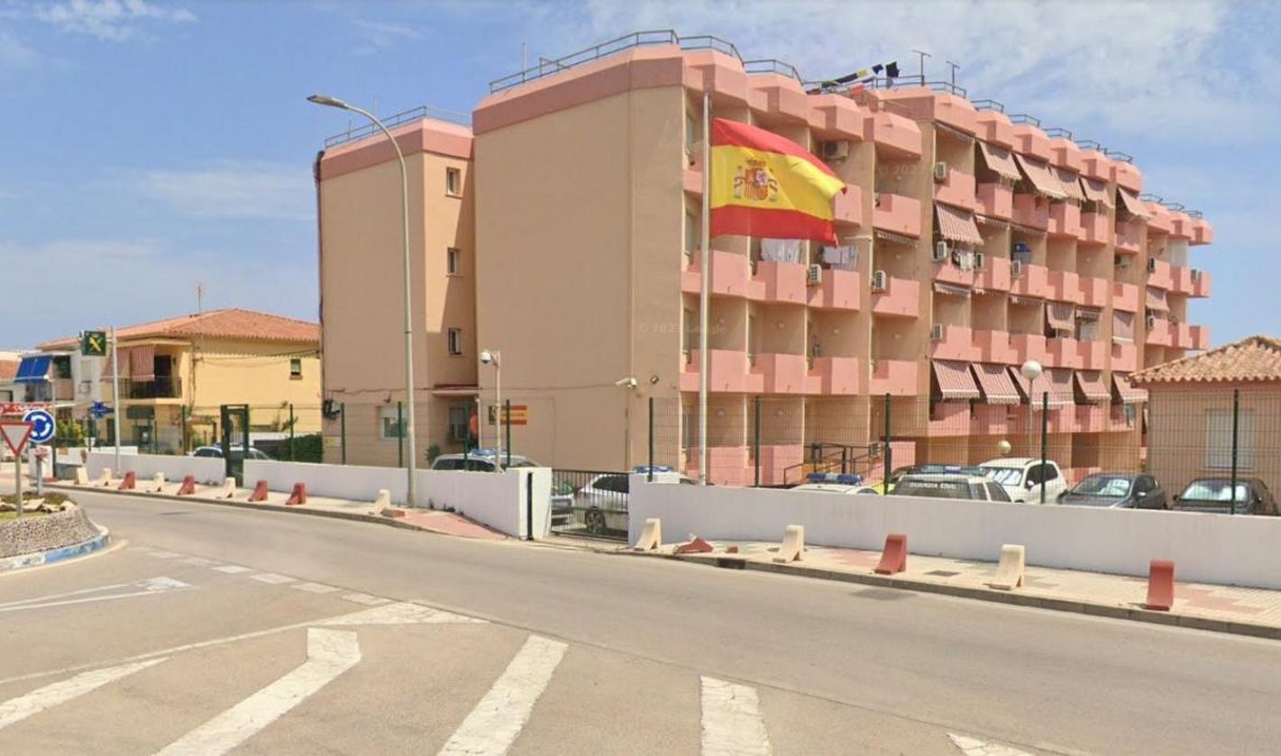 Cuartel de la Guardia Civil en la avenida de la Torre de Benagalbón de Rincón de la Victoria en una foto de Google Maps.