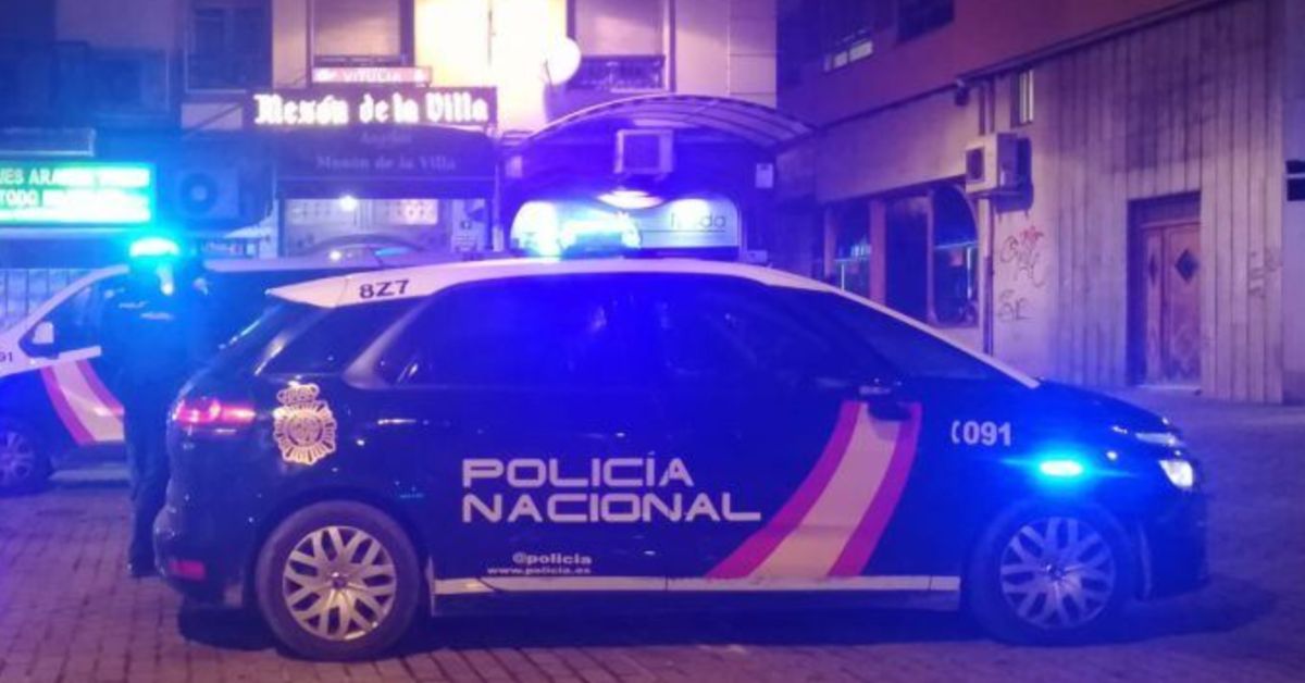 La Policía Nacional ha detenido en Málaga a un hombre acusado de agresión sexual a una joven.