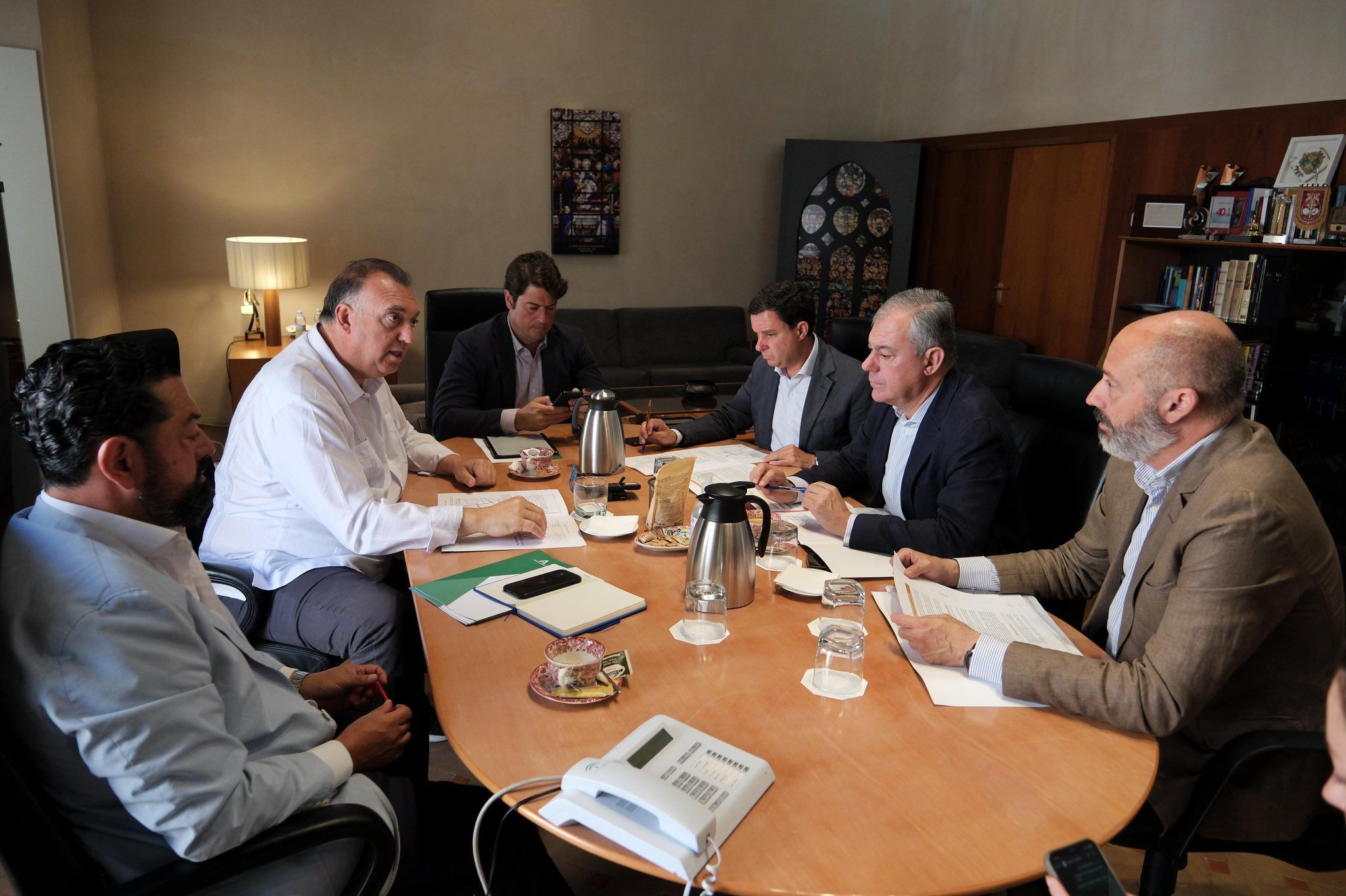 Reunión entre Arturo Bernal y José Luis Sanz sobre los accesos de La Cartuja.