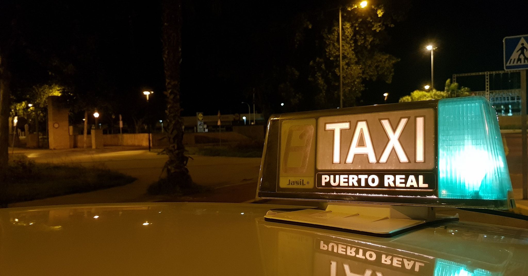 Un taxi en Puerto Real en una imagen reciente.