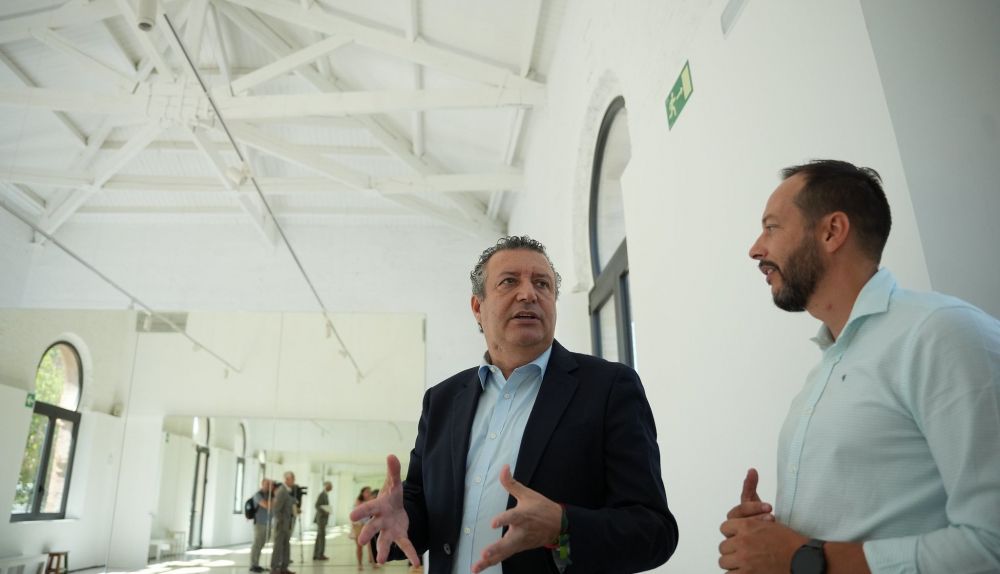 La visita del presidente de Diputación al futuro centro de interpretación tartésico de Camas, en imágenes.