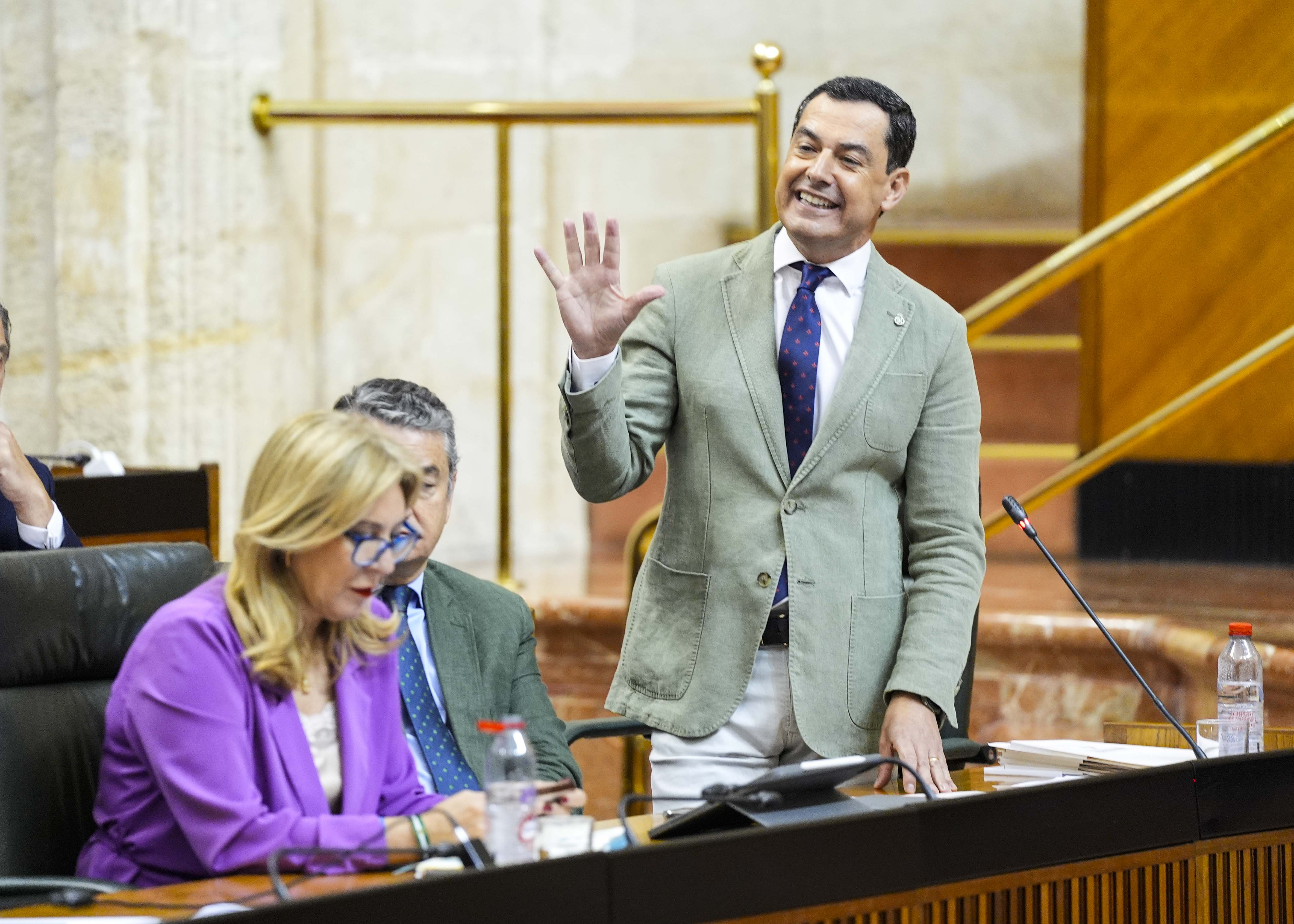 Juanma Moreno en el Parlamento de Andalucía.