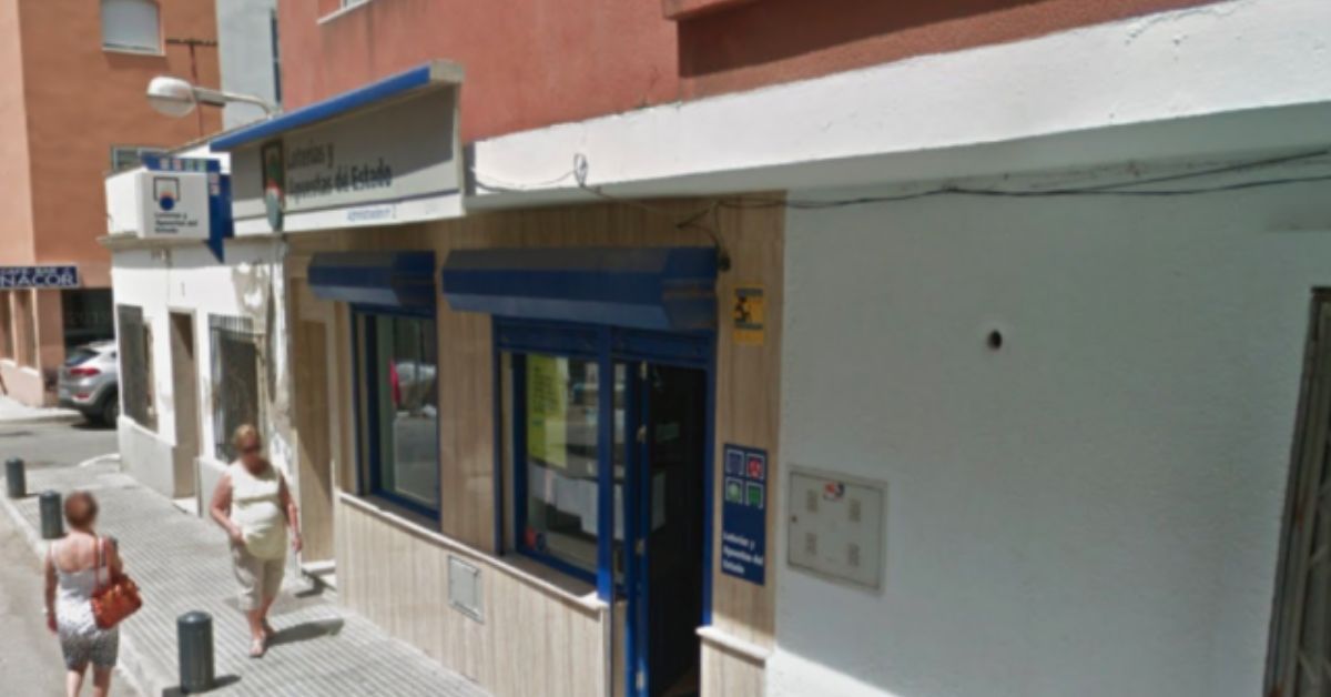 Adminitración de loterías de Tarifa, donde se ha vendido uno de los dos premios millonarios en Andalucía.
