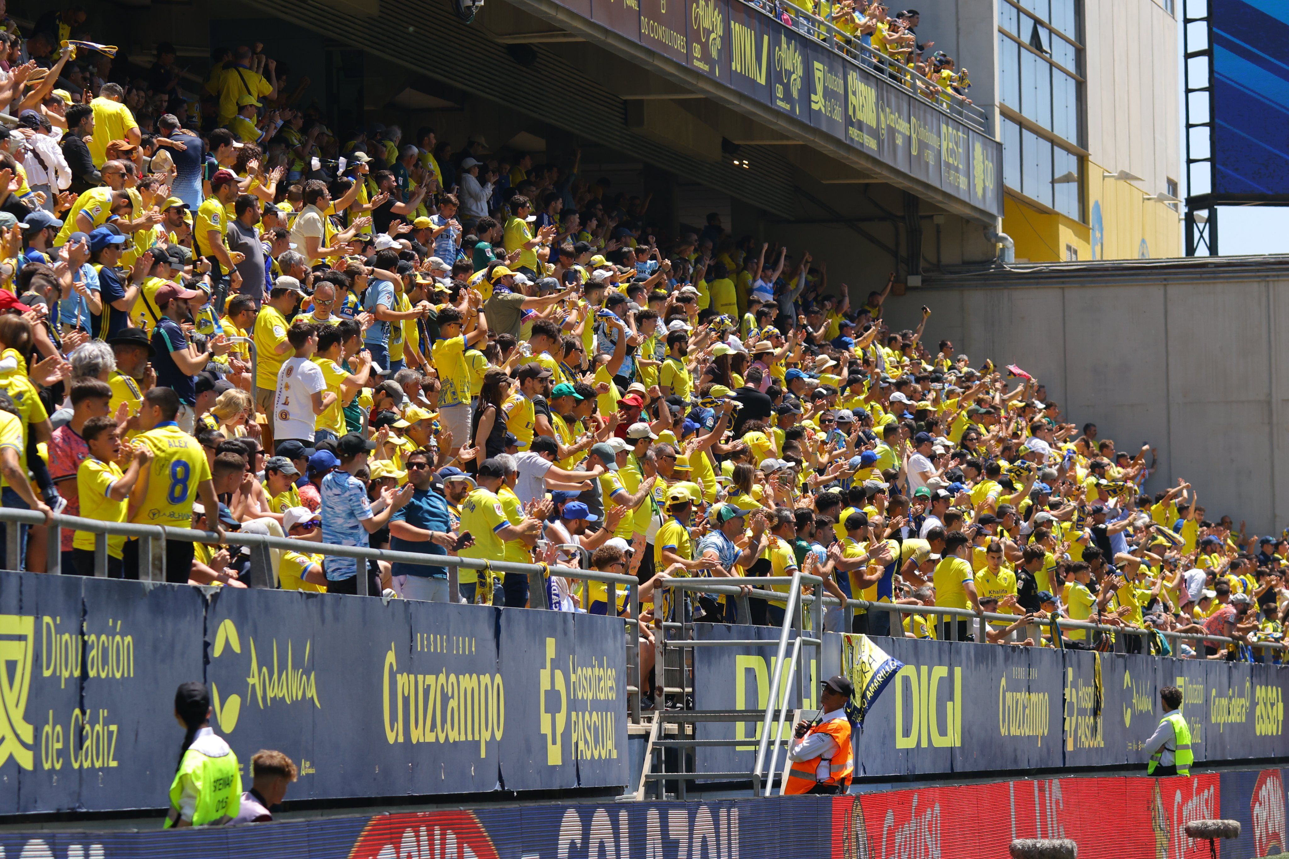 Las gradas del estadio municipal de Cádiz.