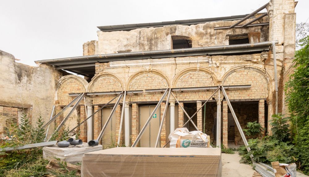 La obras del Palacio de Riquelme y la plaza del Mercado 