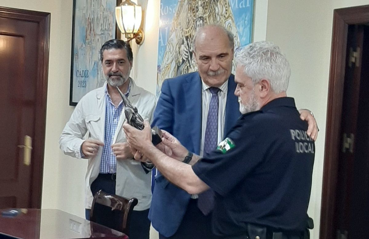 Emotivo homenaje a Pablo Rey, intendente de la Policía Local de Cádiz.