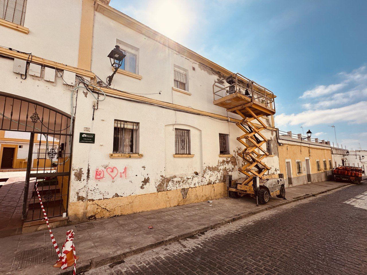 Obras en la comunidad de vecinos de la calle Santa Clara 40, en El Puerto.