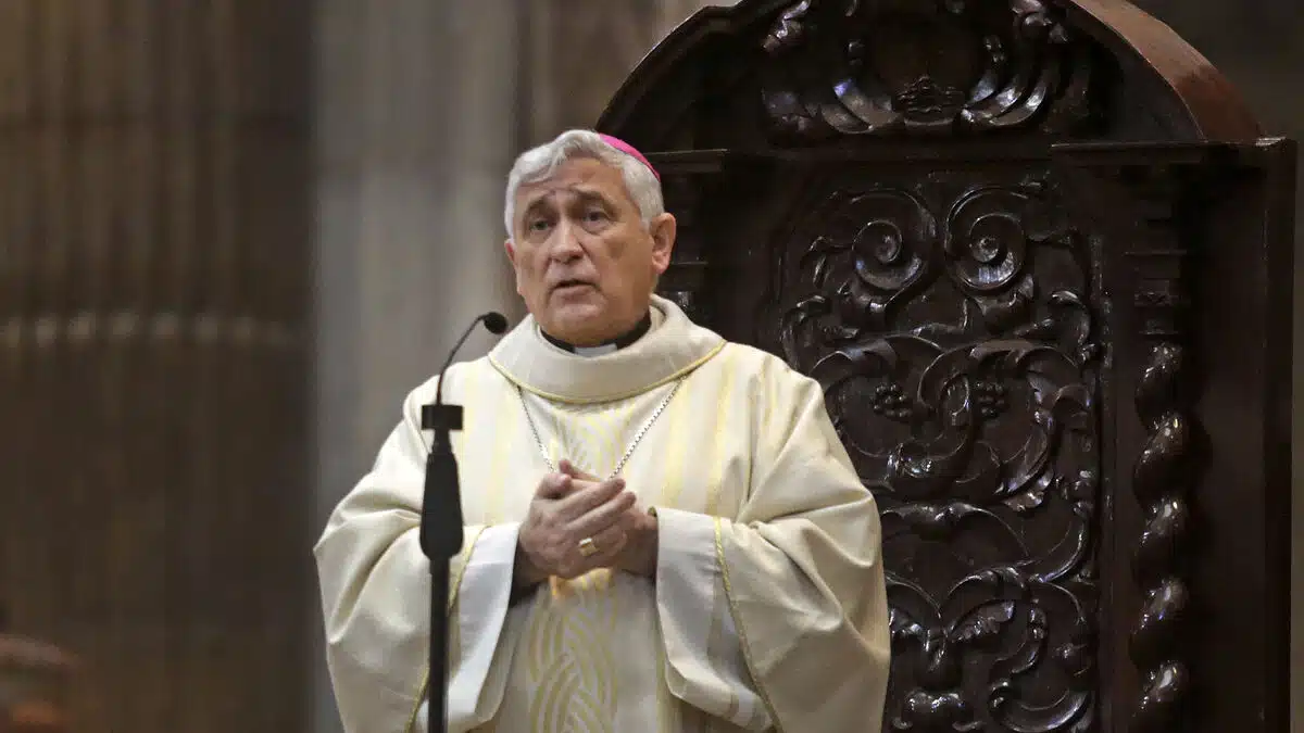 Rafael Zornoza en el transcurso de una celebración religiosa.  