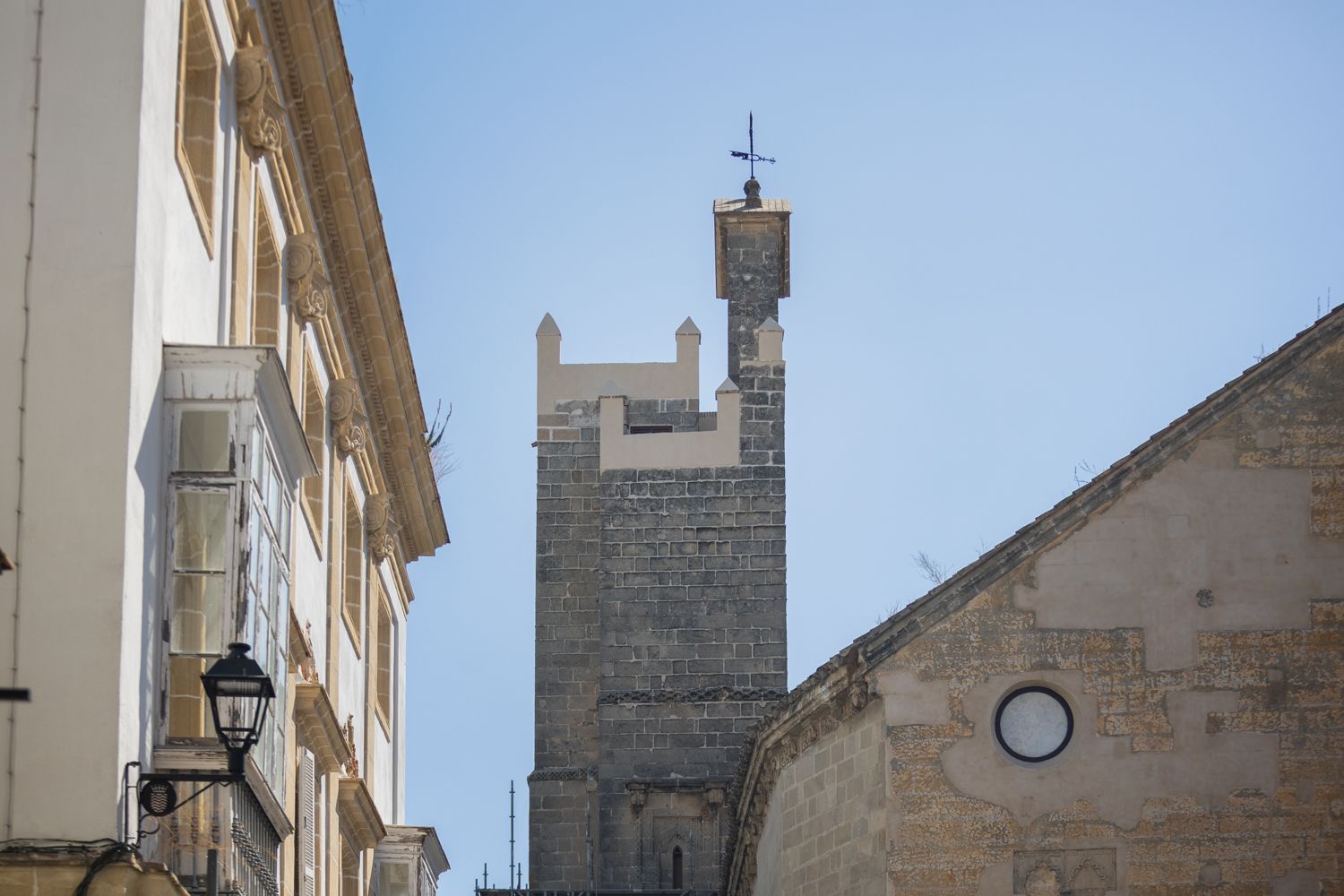 Vista de la Torre de la Atalaya ya sin andamios.