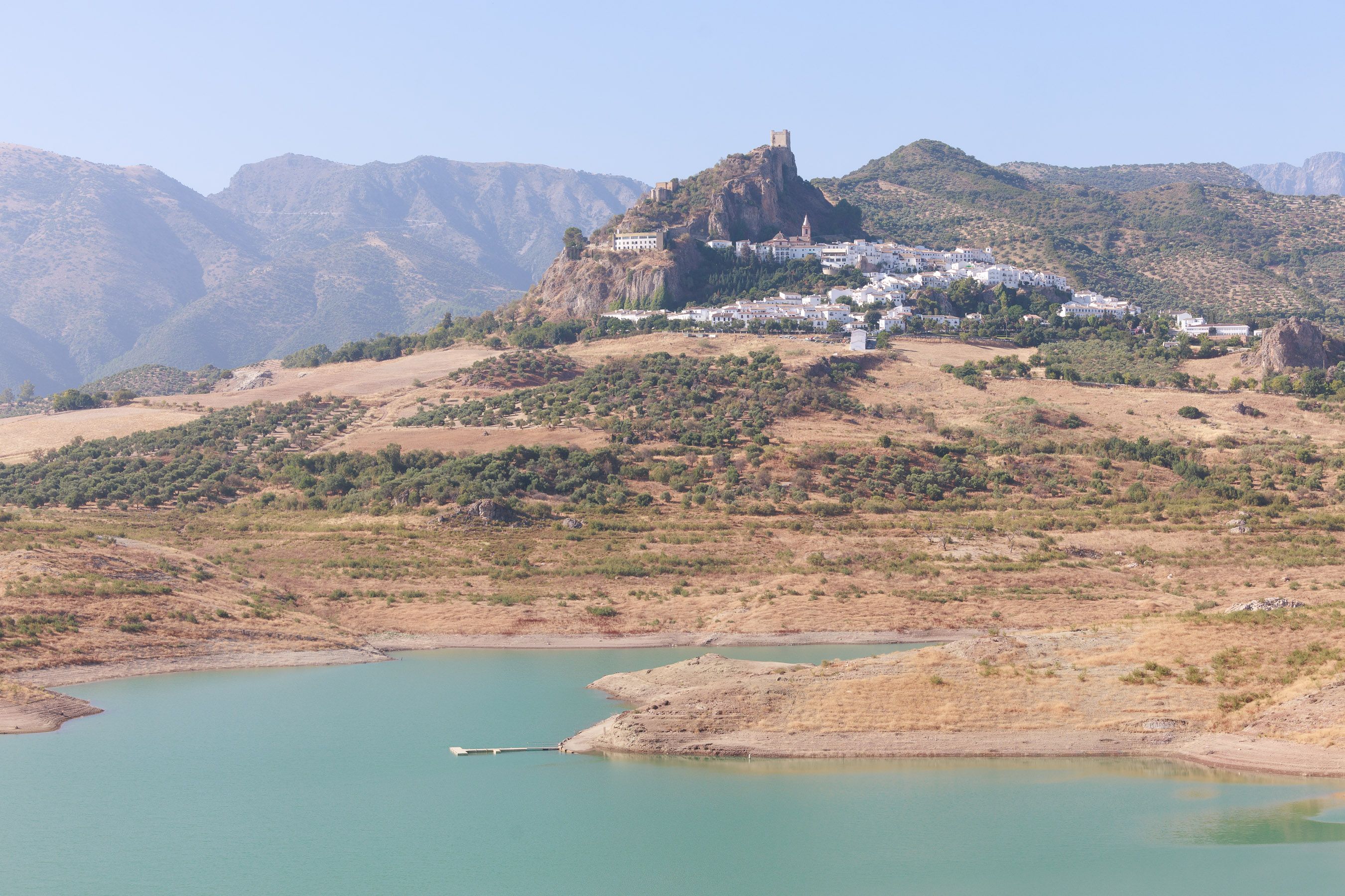 Imagen del embalse de Zahara de la Sierra.