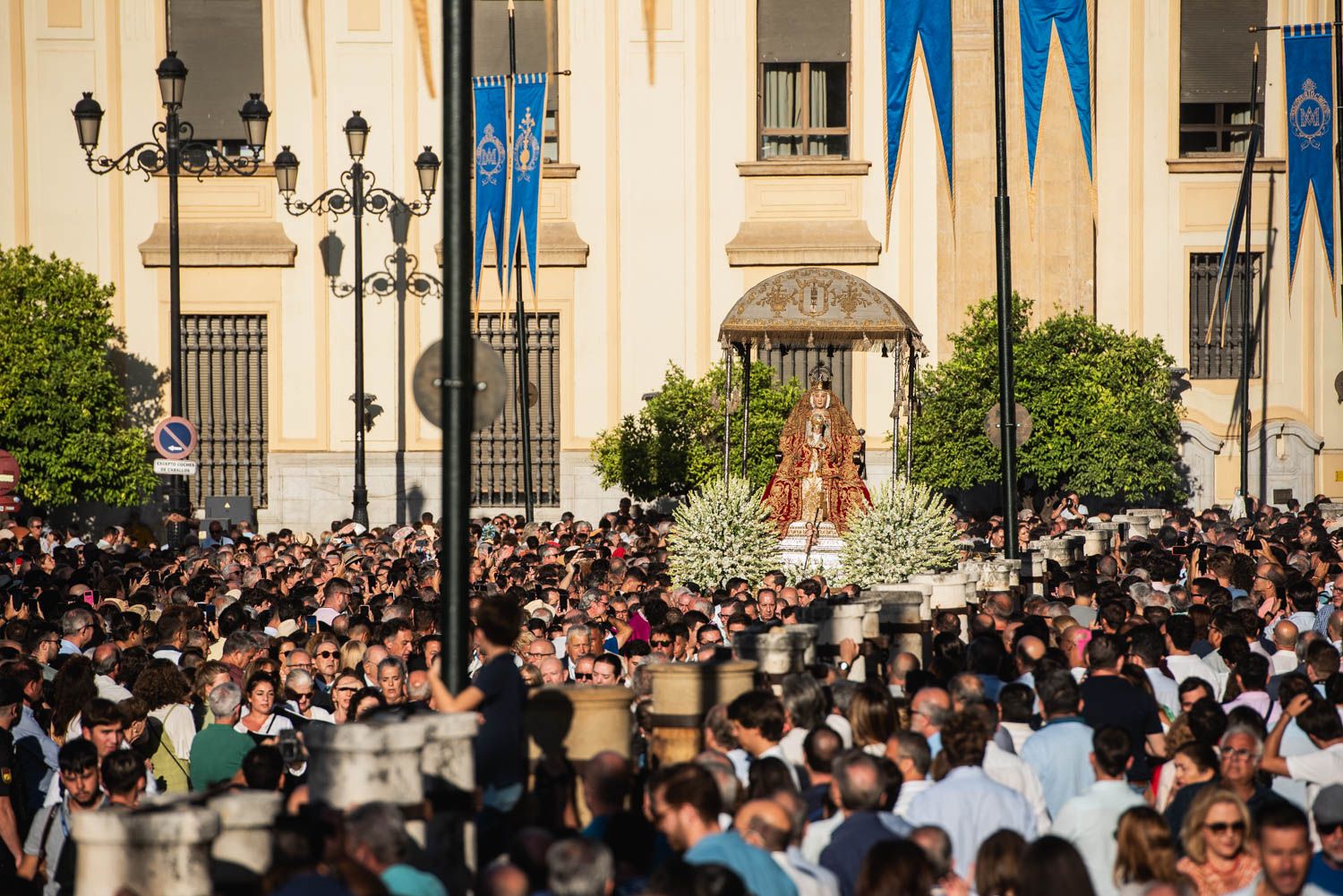 La Virgen de los Reyes, en su salida procesional del 15 de agosto de este año. 