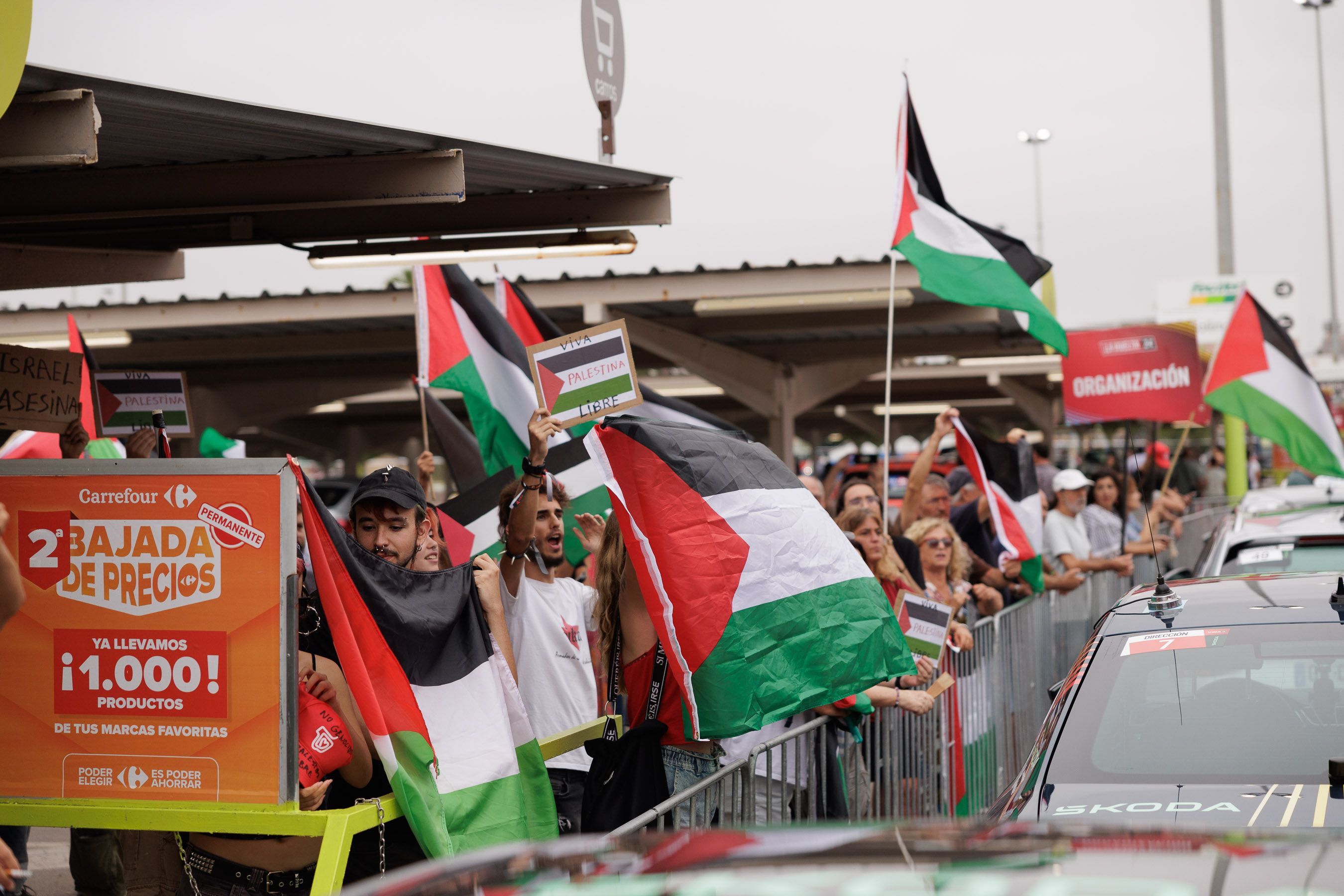 Las protestas propalestinas en la etapa de la Vuelta en Jerez.