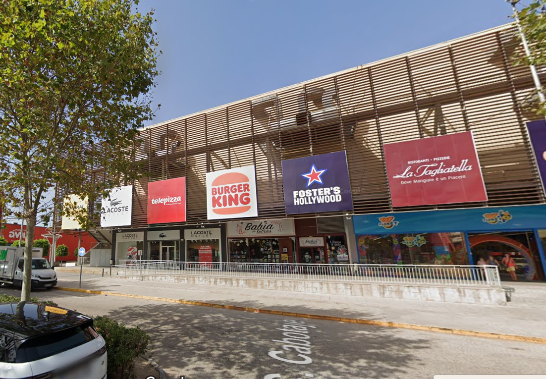 Centro comercial de Los Barrios.