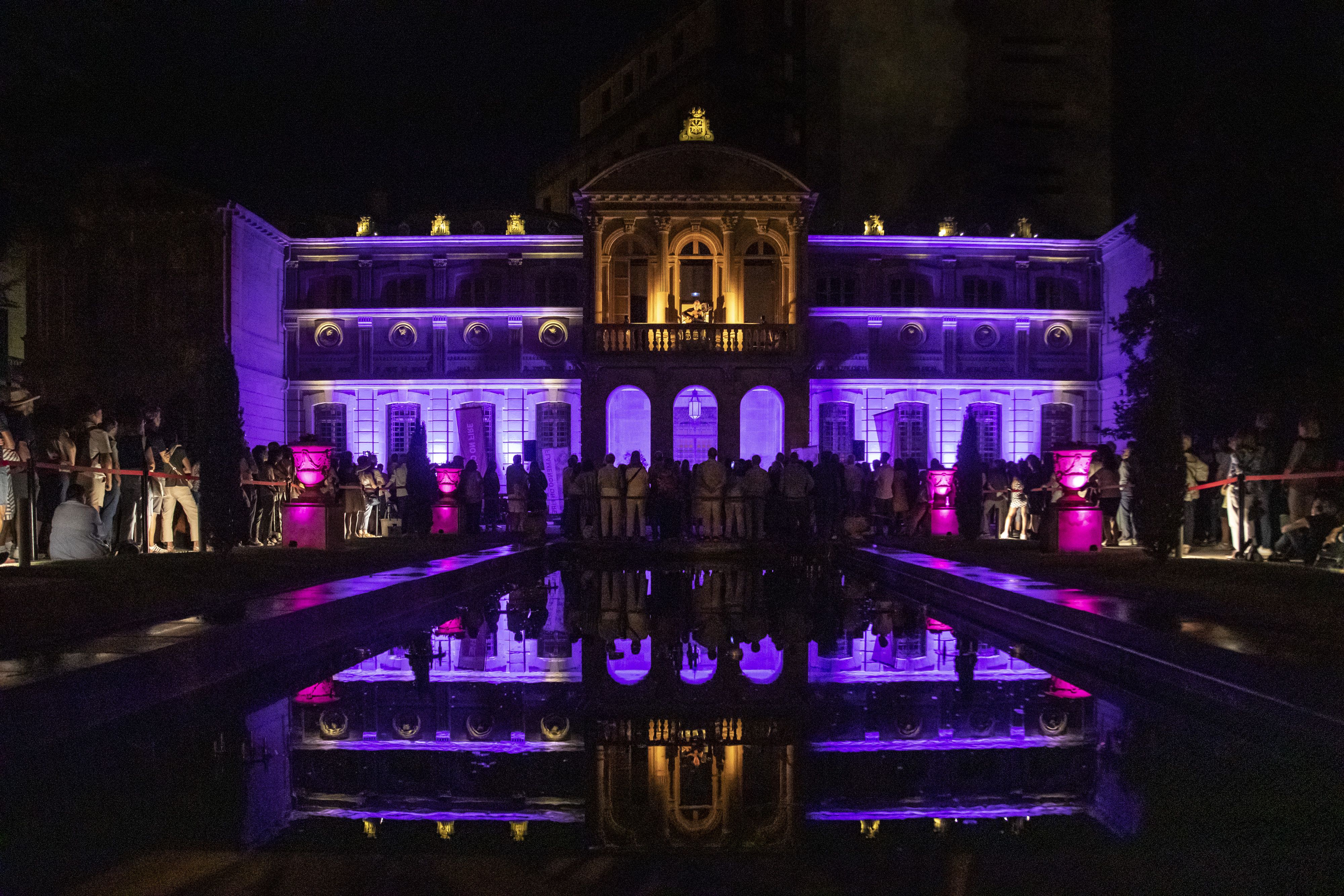 El Palacio del Gobierno de Navarra acogía la actividad principal del festival Flamenco On Fire en Pamplona.