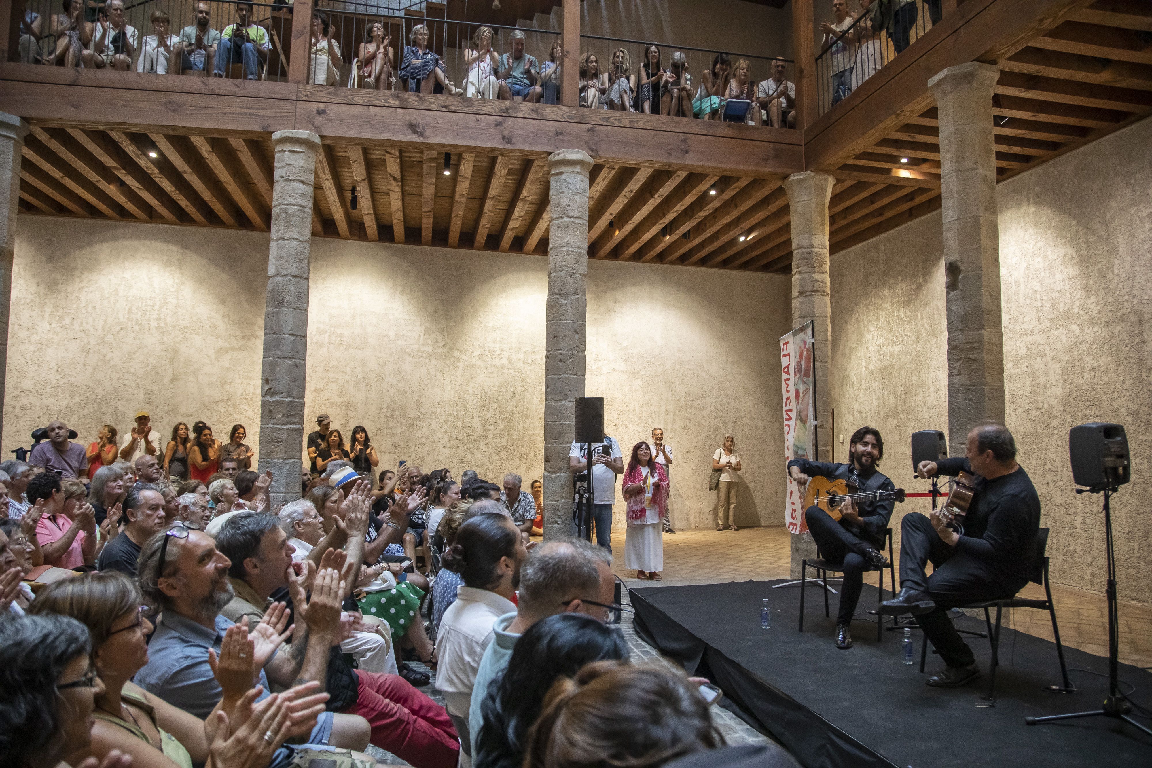 El vals flamenco Sevilla, del disco Calima grabado en 1998 por Gerardo Núñez, puso fin al concierto.