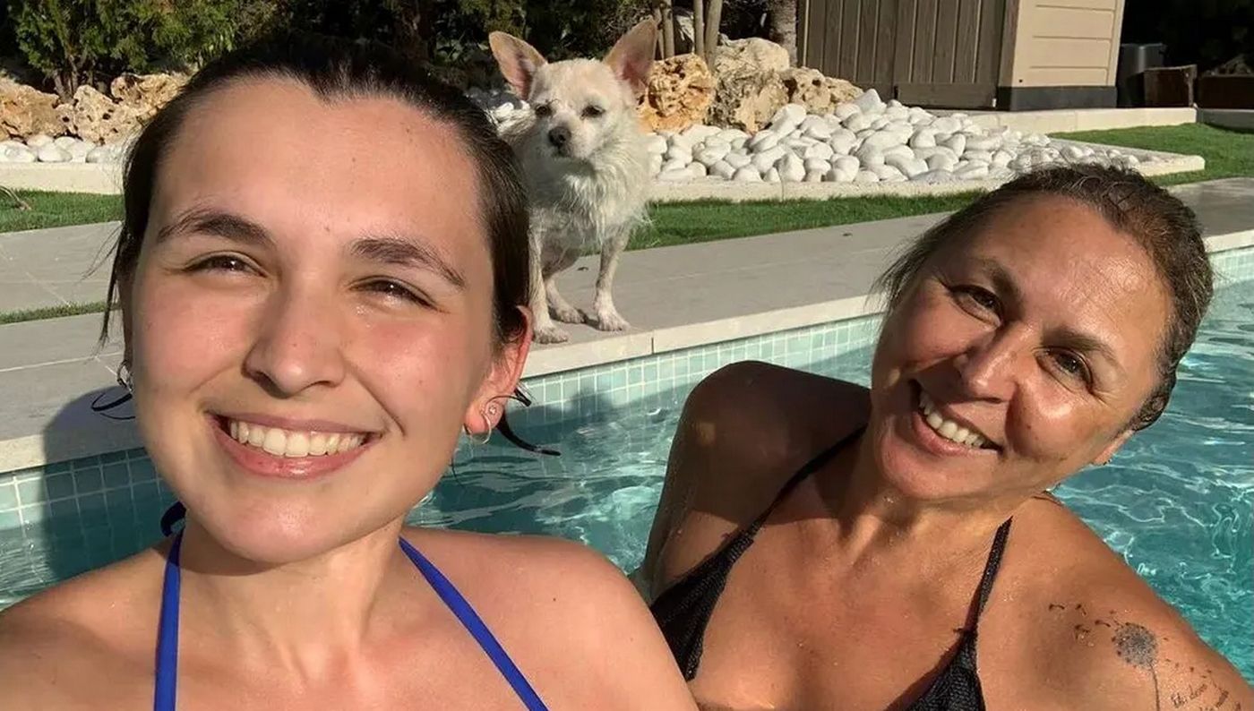 La autora Megan Maxwell, a la derecha, junto a su hija Sandra en una foto de redes sociales.