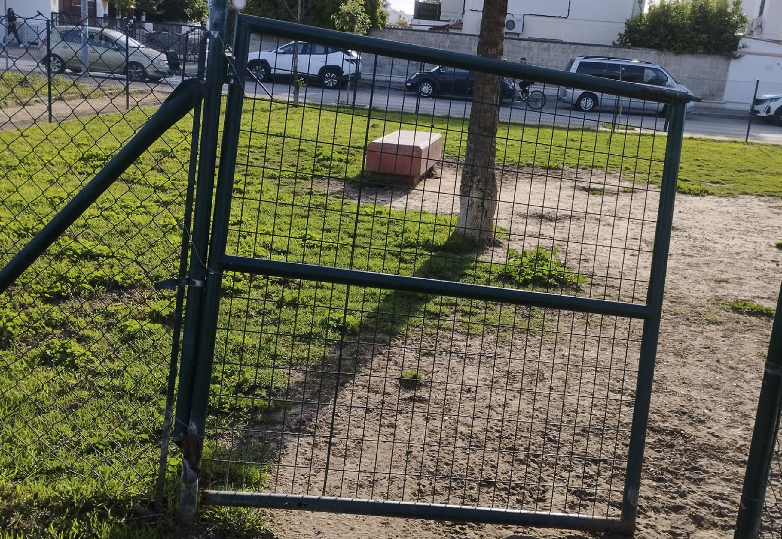 Parque canino de Santa Teresa, ubicado en el barrio de San José Obrero, en Jerez.