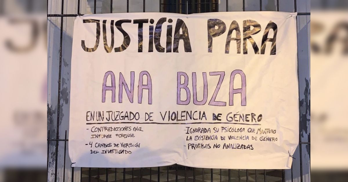 Una pancarta pidiendo justicia para Ana Buza.