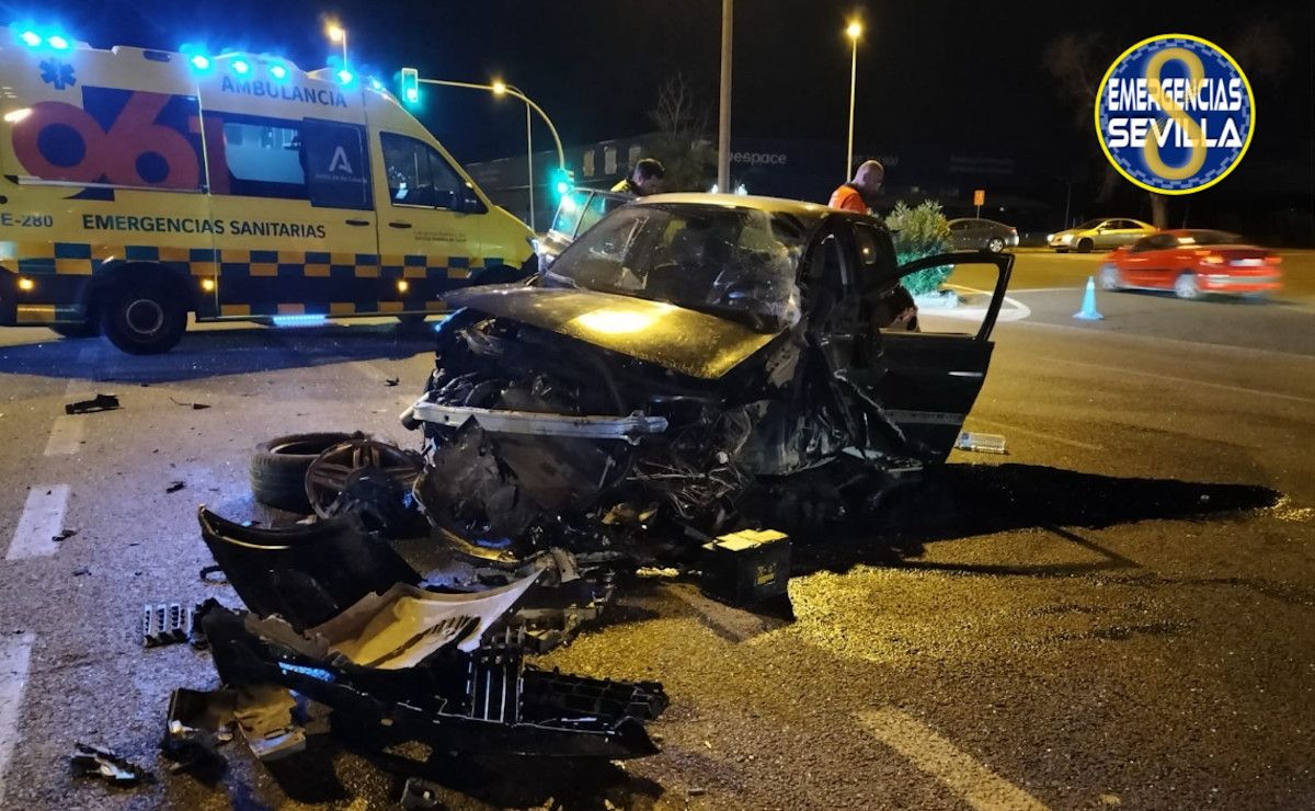 Accidente de tráfico en la Ronda Urbana Norte, en Sevilla.