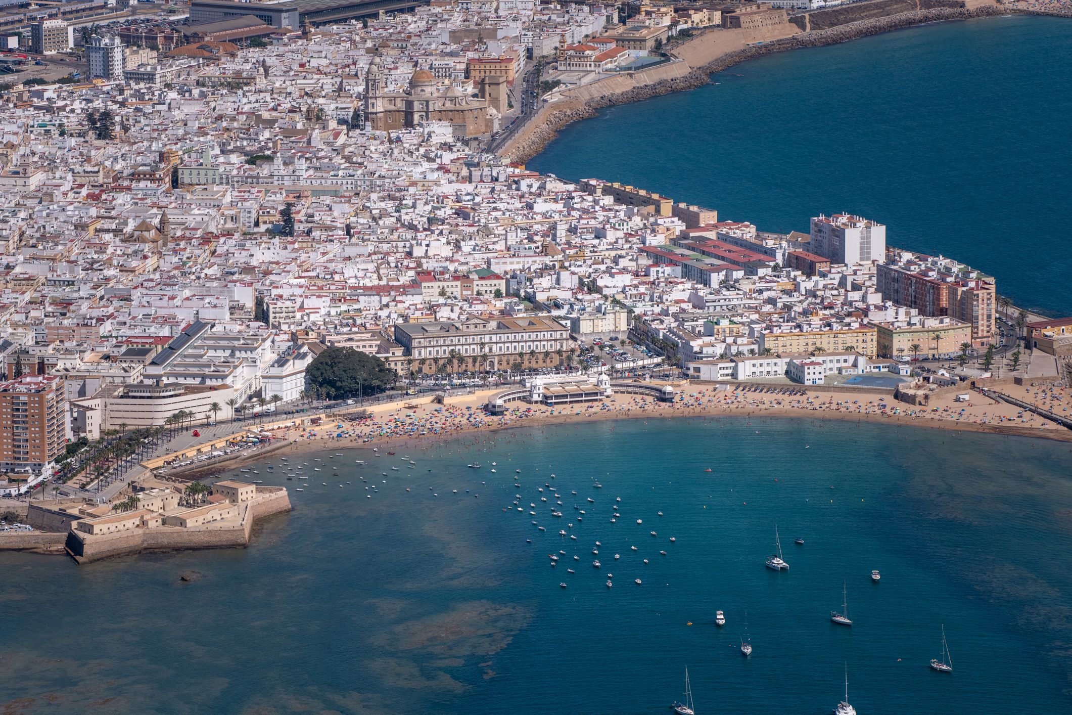 Valcárcel en una fotografía aérea de Cádiz.