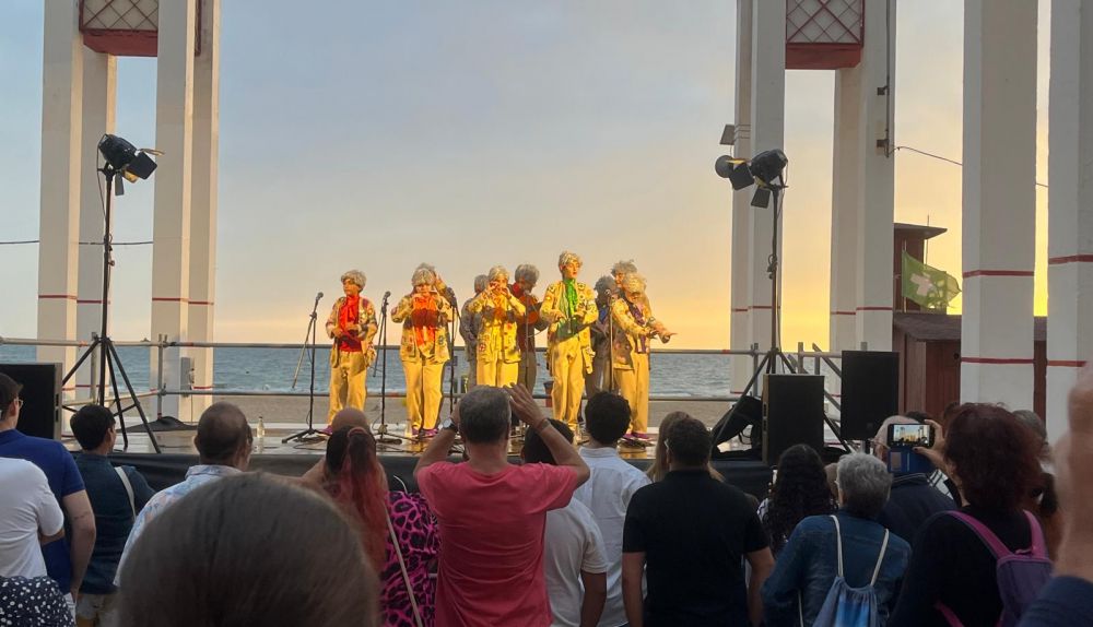 Paseo del Carnaval este sábado en Cádiz, con actuaciones de más de 20 agrupaciones.