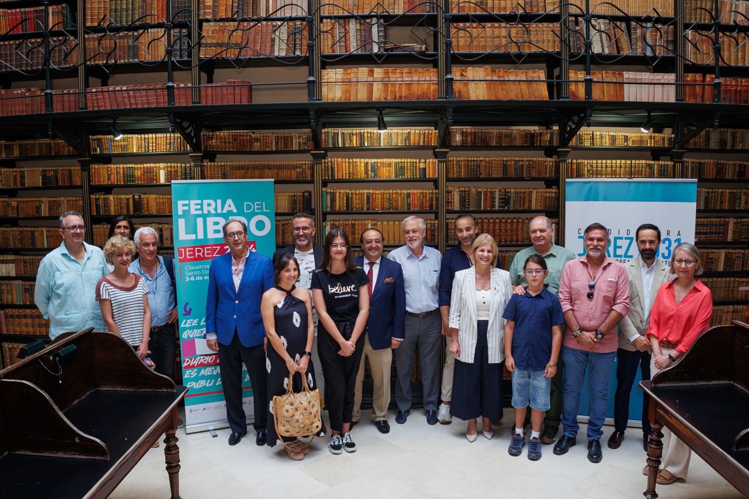 Organizadores y colaboradores de la Feria del Libro 2024 en su presentación este lunes.