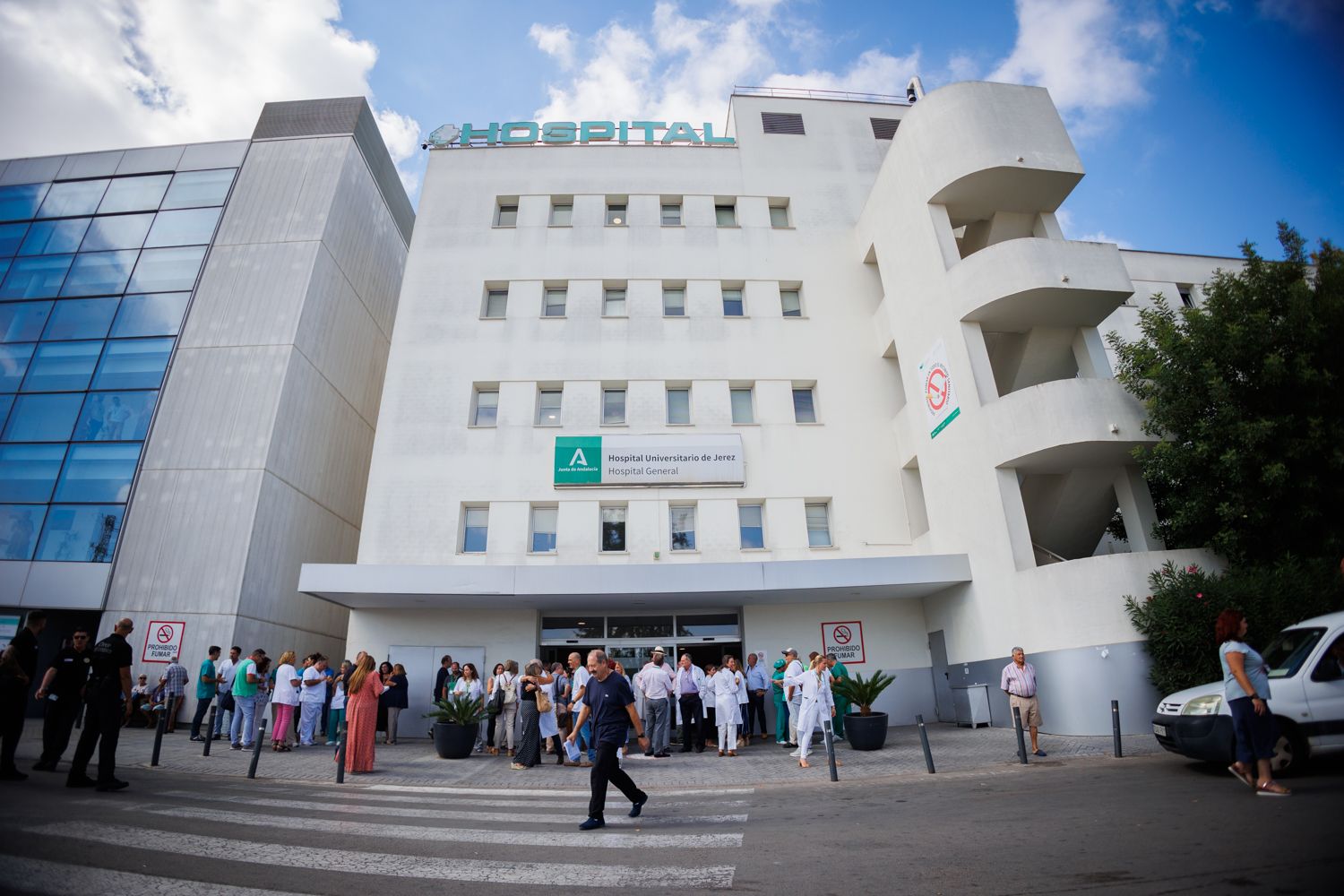 El Hospital de Jerez, en una imagen reciente. Enfermeras y enfermeros de toda Andalucía denuncian un trato injusto tras aprobar unas oposiciones.