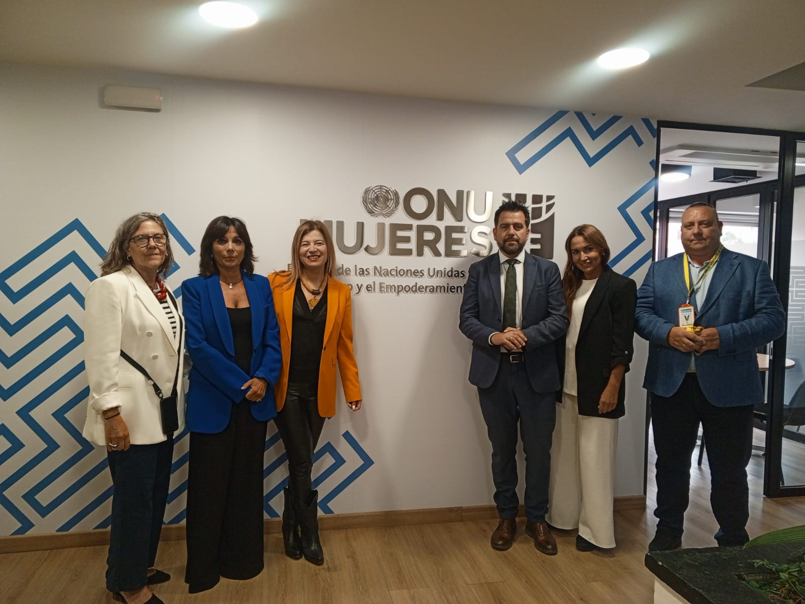 La delegación de la Zona Franca en la sede de la ONU Mujeres Colombia.