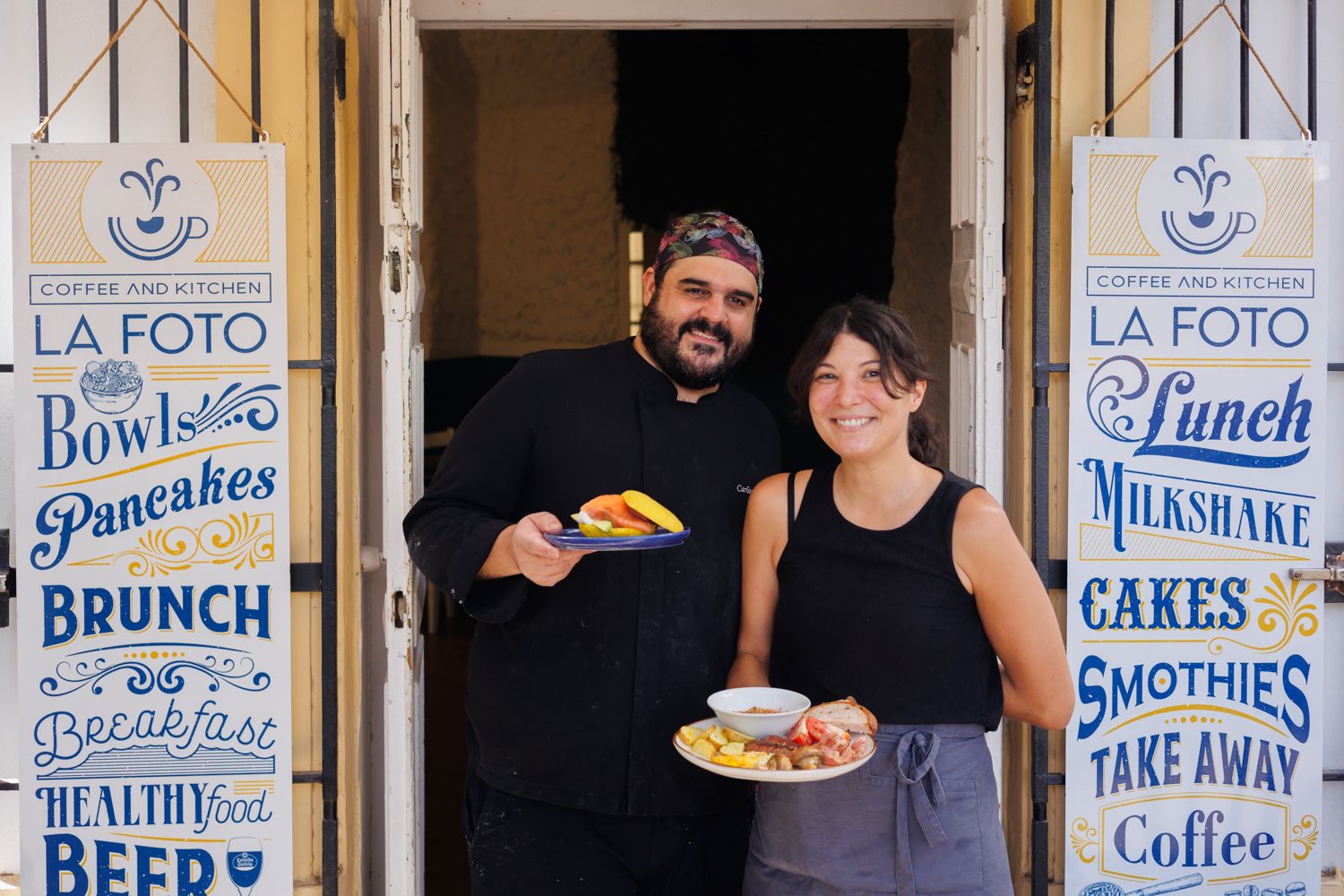 Carlos Fabregat Fiallo y Arancha Rodríguez posan para lavozdelsur.es en La Foto, el 'brunch' de éxito en Jerez.