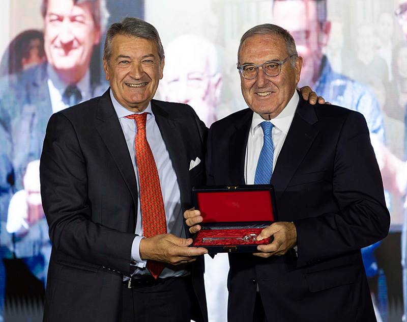 Jorge Pascual (d) y César Saldaña en un acto en 2023.