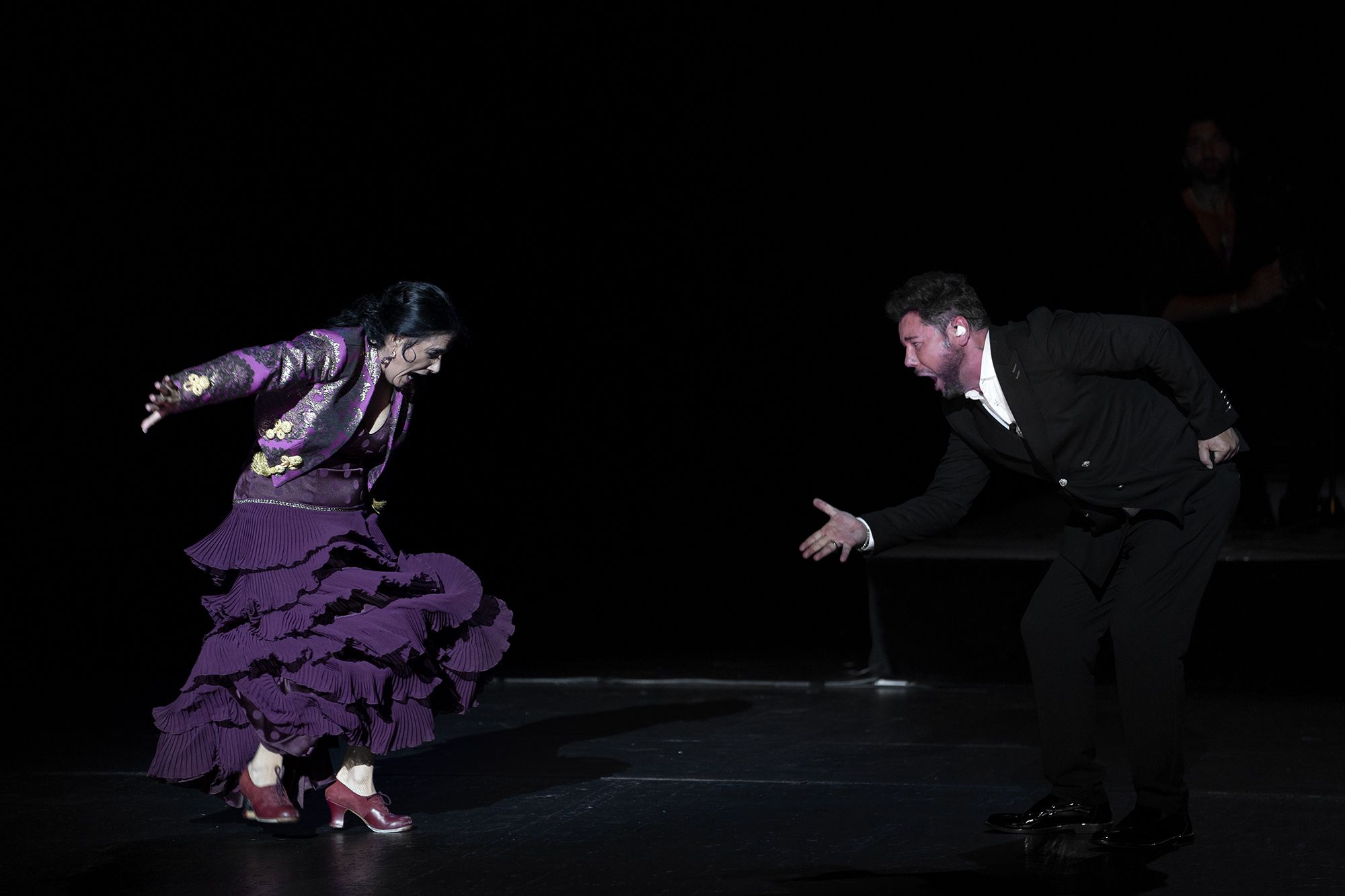 Miguel Poveda y Eva Yerbabuena, por bamberas, en el Teatro de la Maestranza.