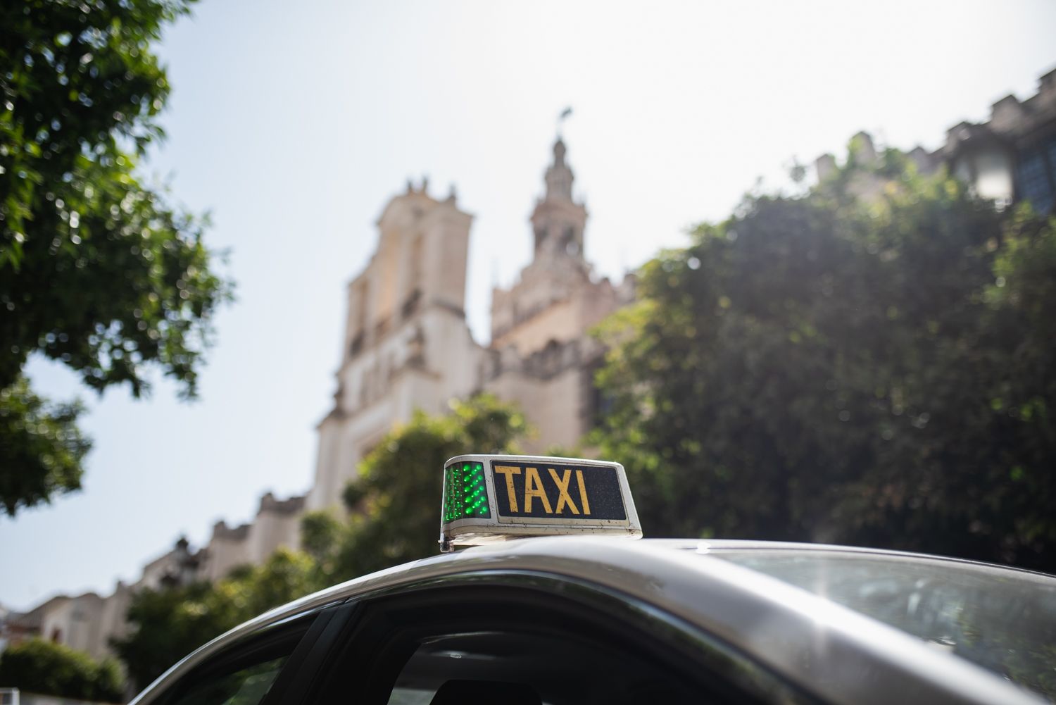 Imagen de un taxi en Sevilla.