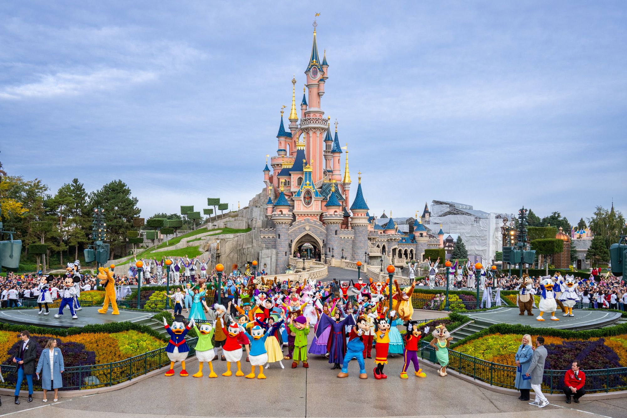 Disneyland París busca trabajadores en Sevilla.