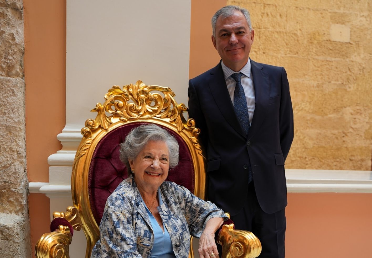 Guadalupe Fiñana, la 'abuela de dragones' de Sevilla.