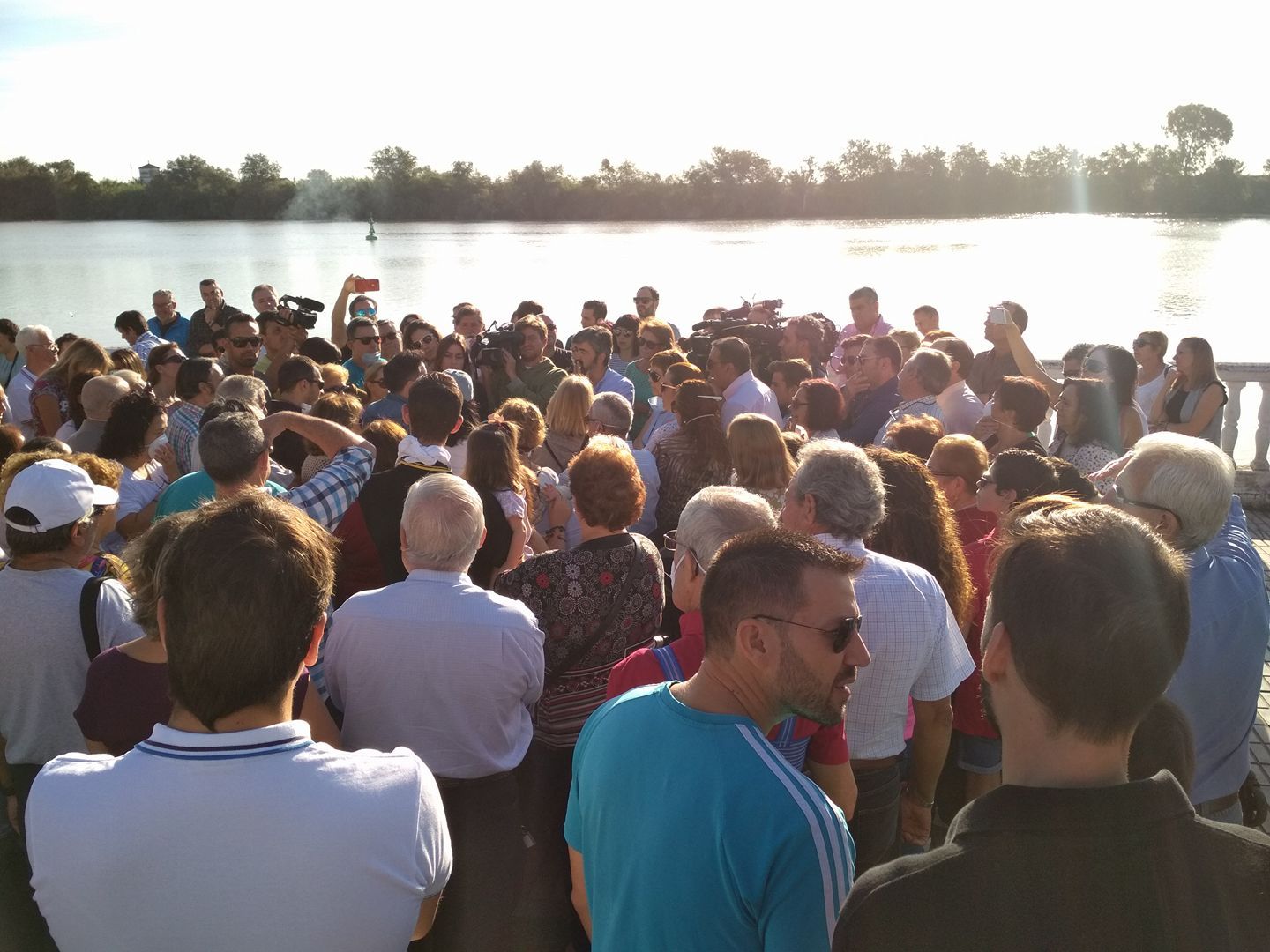 Una de las concentraciones en la barriada Guadalquivir, en Coria del Río.