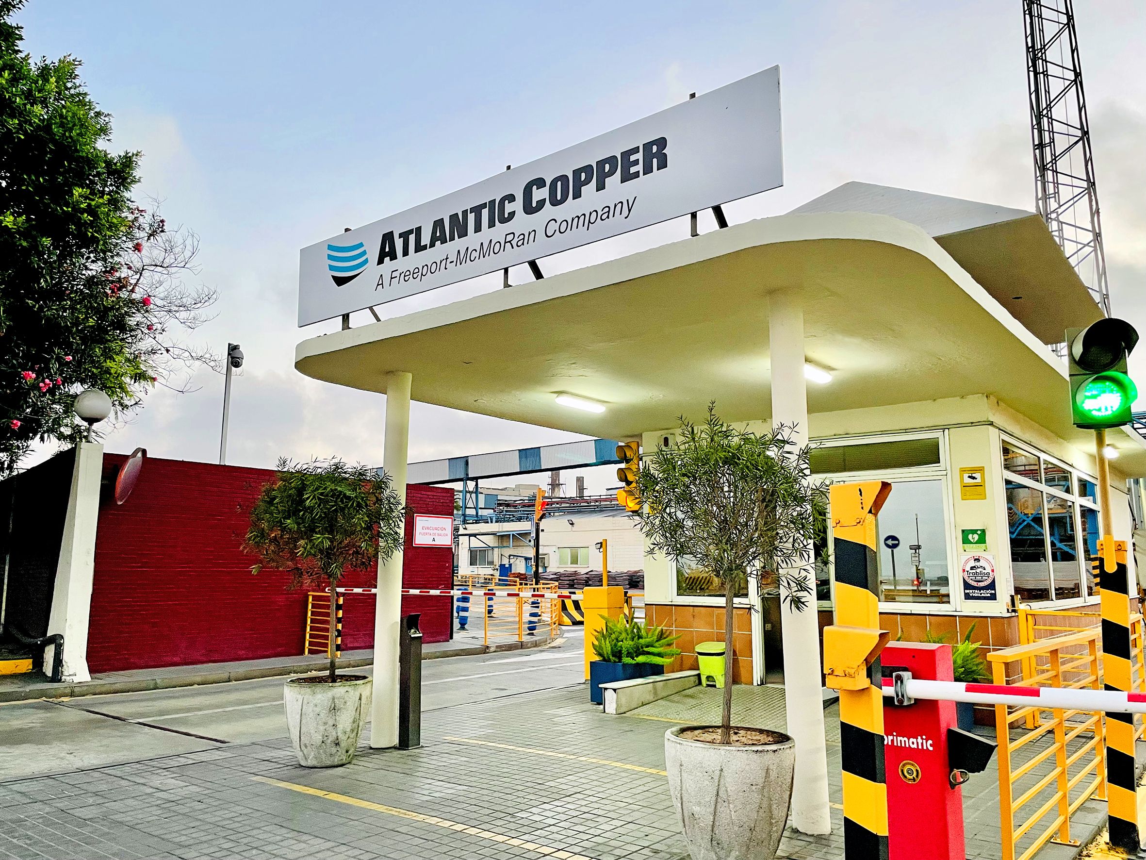 La sede de Atlantic Copper, un gigante minero ubicado en Huelva, que hará una planta de reciclaje de móviles.