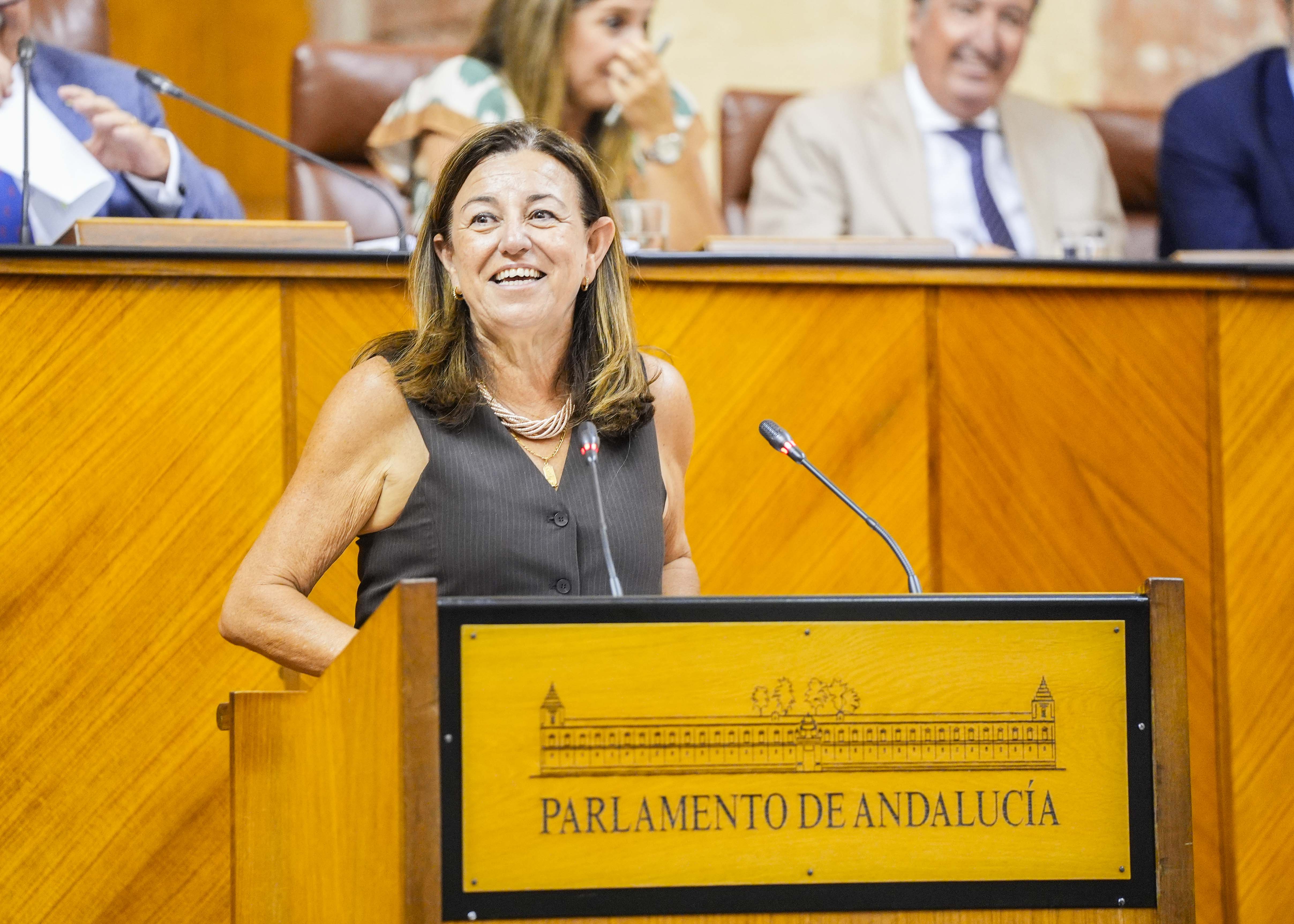 Carmen Castillo, nueva consejera de Educación, en su estreno en el Parlamento andaluz.