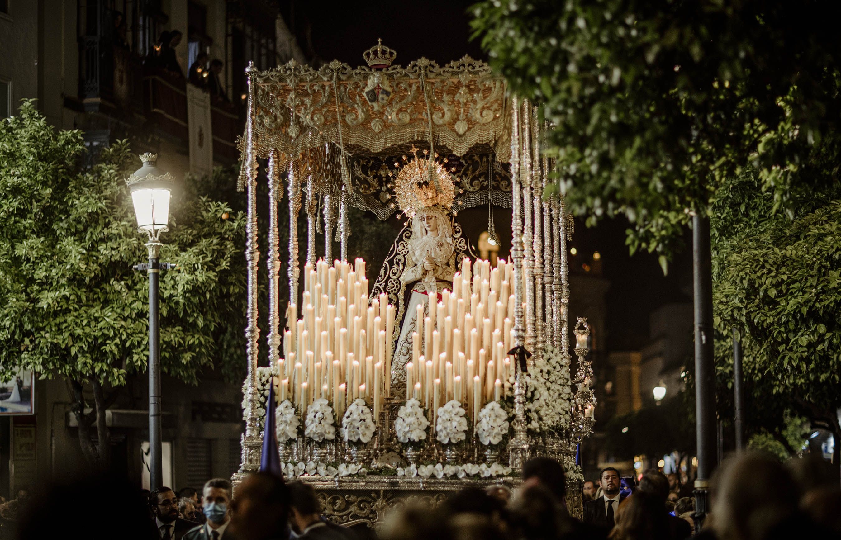  Todos los detalles ya oficiales sobre la magna. Imagen de archivo del paso de palio de La Soledad.