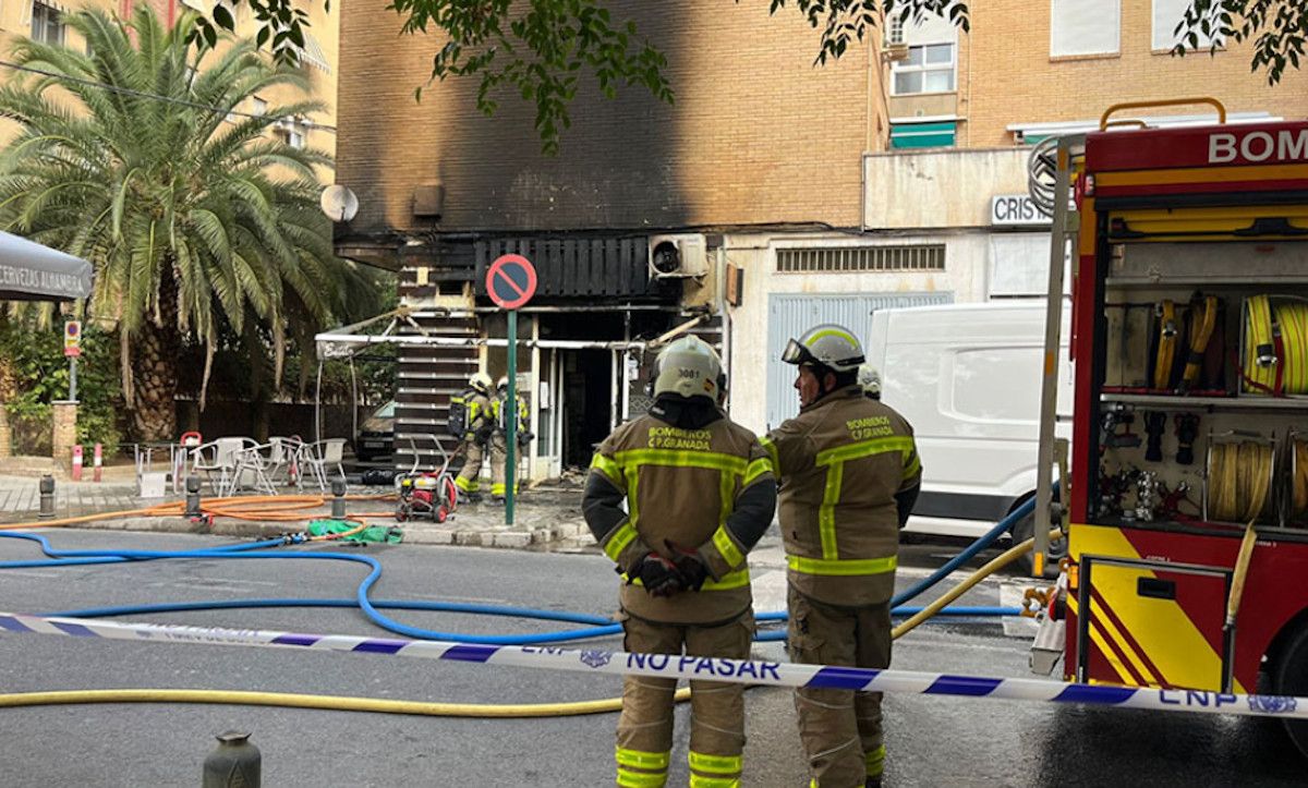 Incendio en una cafetería de Granada. 