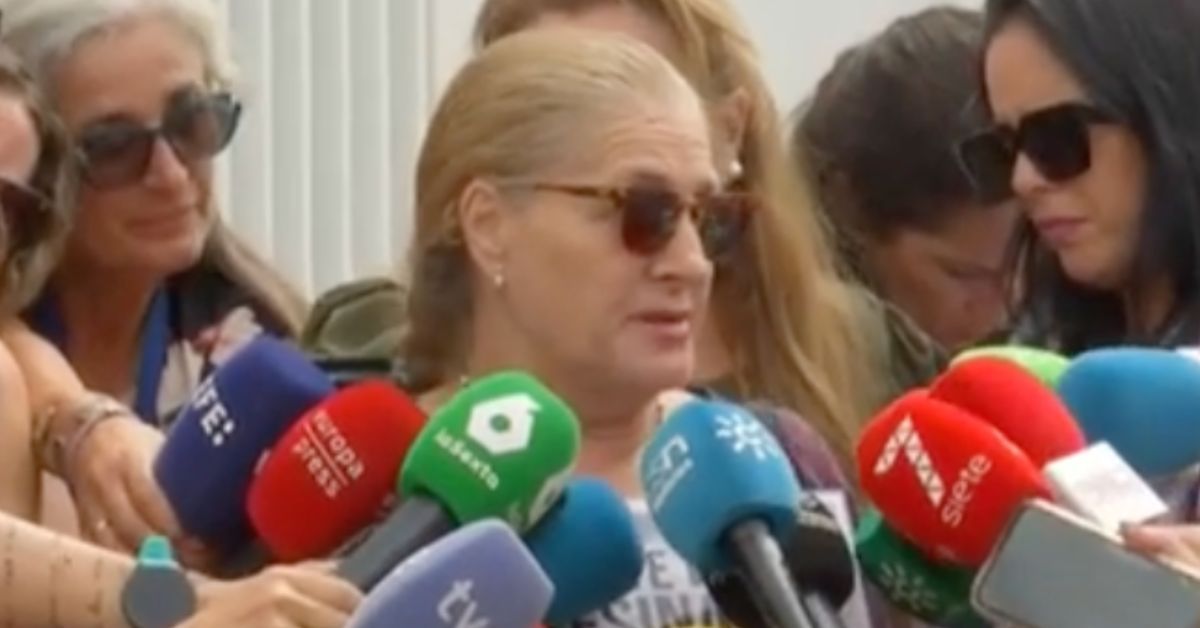 Paqui, madre de Miguel Ángel, uno de los dos guardias civiles asesinados en Barbate.