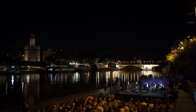 El Muelle Camaronero lucía sus mejores galas para acoger el espectáculo 'Territorio Jerez'