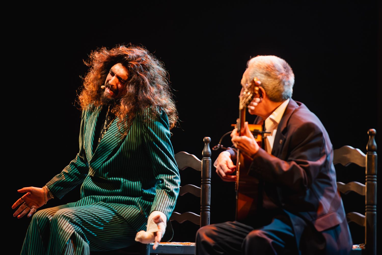 Israel Fernández y Antonio 'El Relojero' presentando el disco 'Por amor al cante' en el Teatro Alameda, durante la XXIII Bienal de Flamenco de Sevilla.